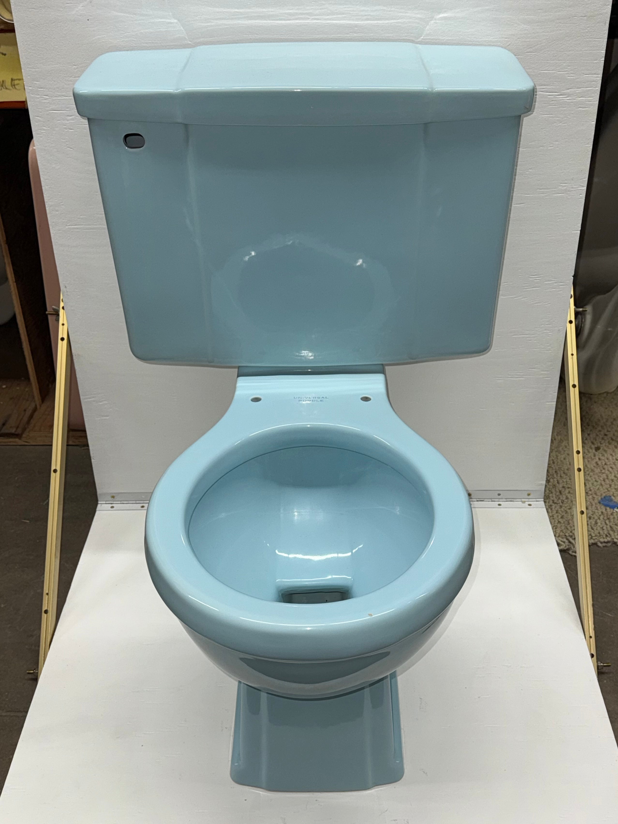 (WC-122) Universal Rundle Blue Toilet