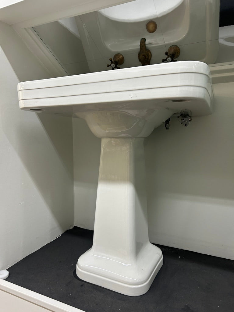 Crane 'Corwith' Pedestal Sink, White (SK-169)