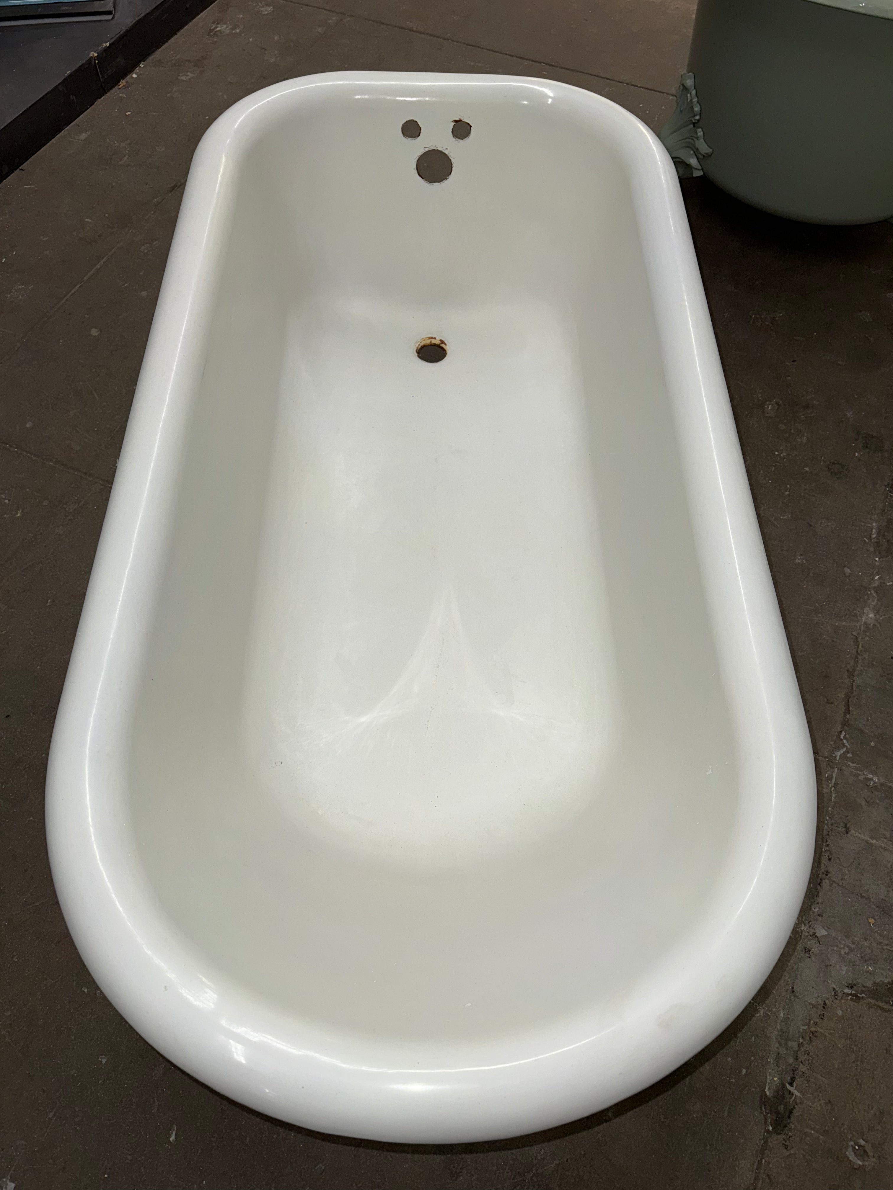 (TB-179) Roll Rim Clawfoot Tub
