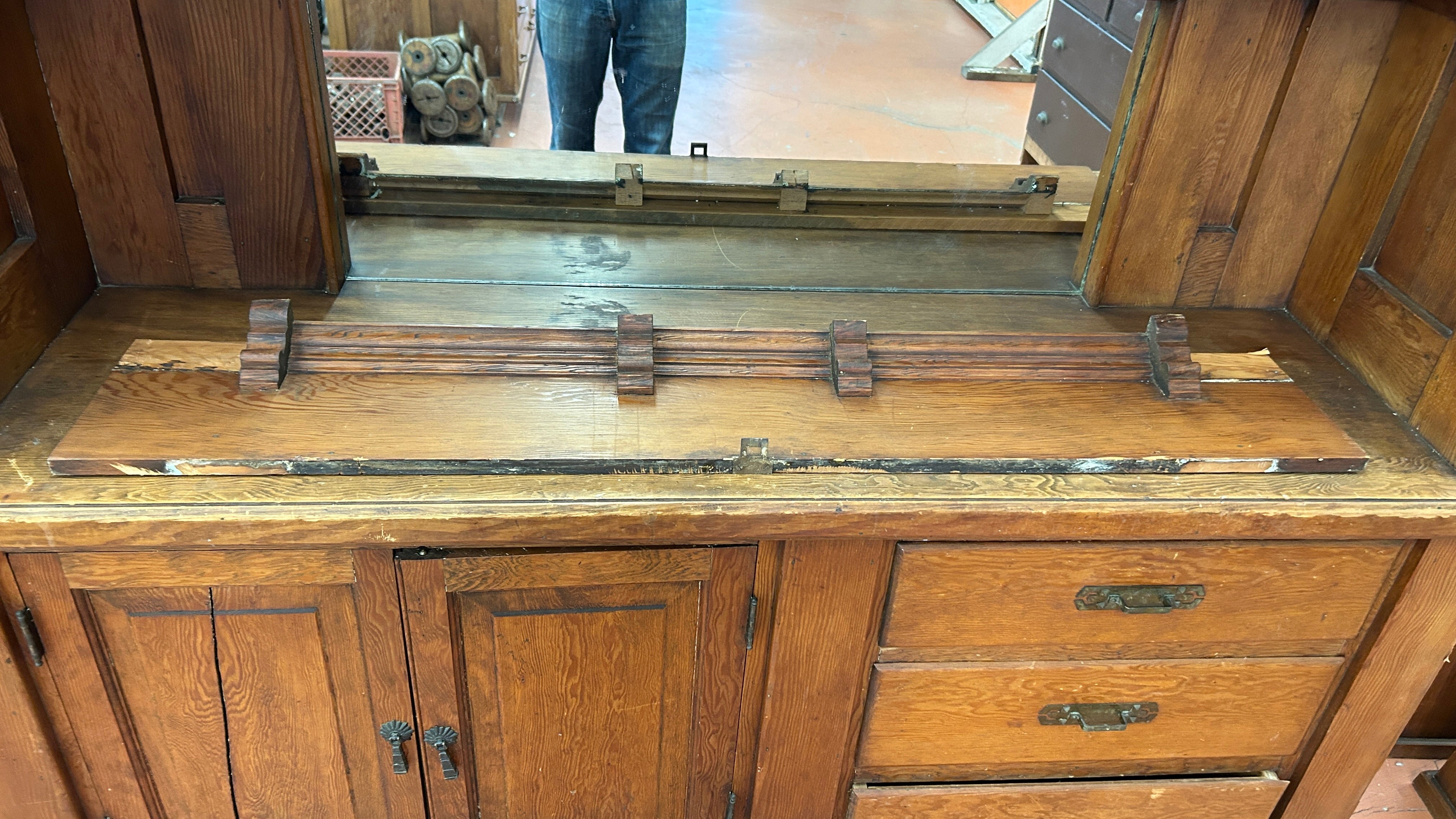 Built-In Cabinet w/ Leaded Glass Window (OE-57)