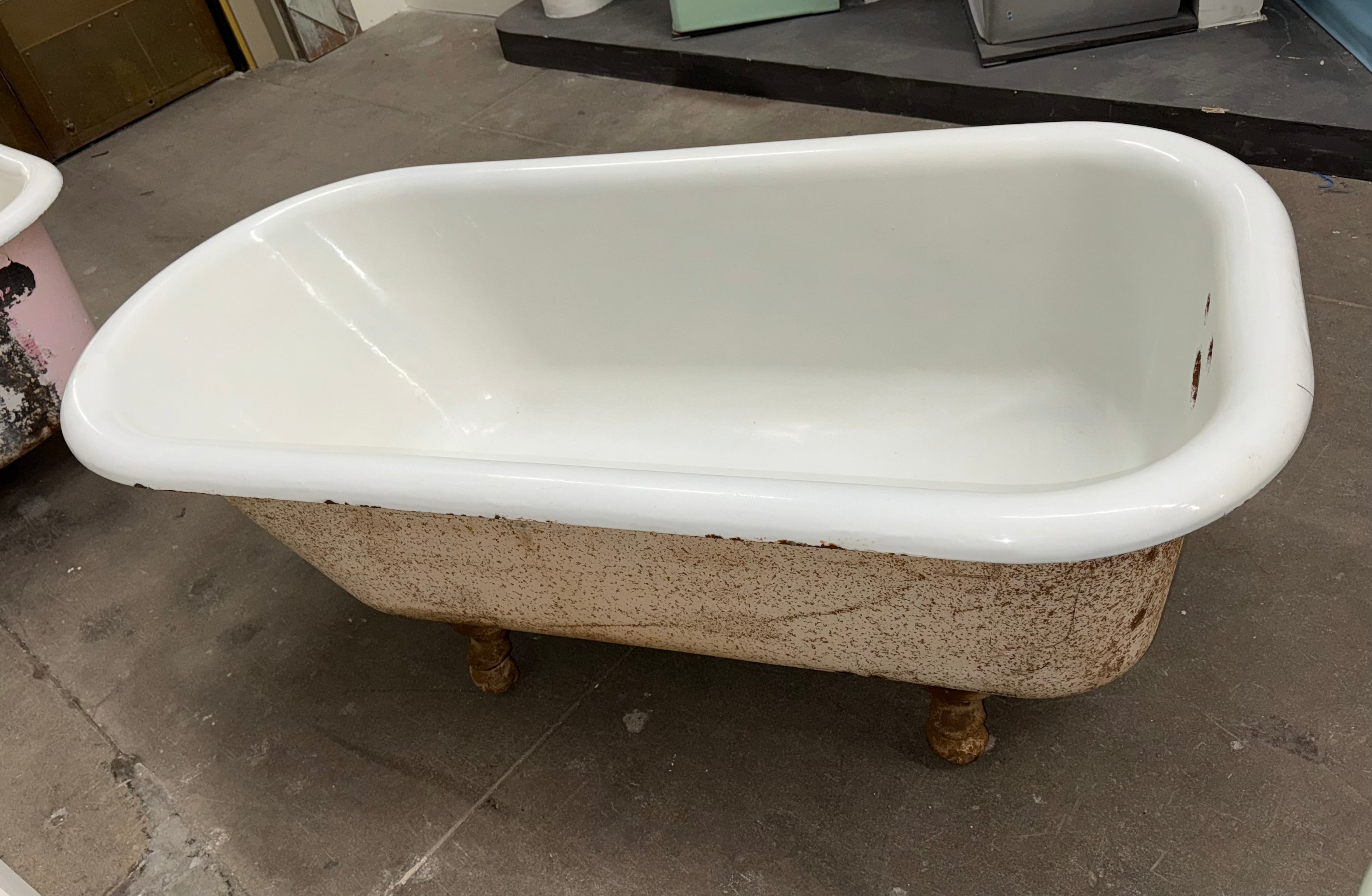 (TB-179) Roll Rim Clawfoot Tub