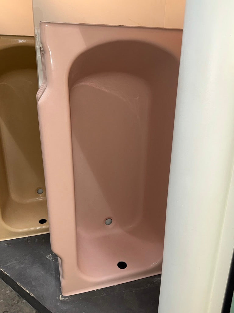 Am. Std. Alcove Bathtub, Corallin Pink (TB-168)