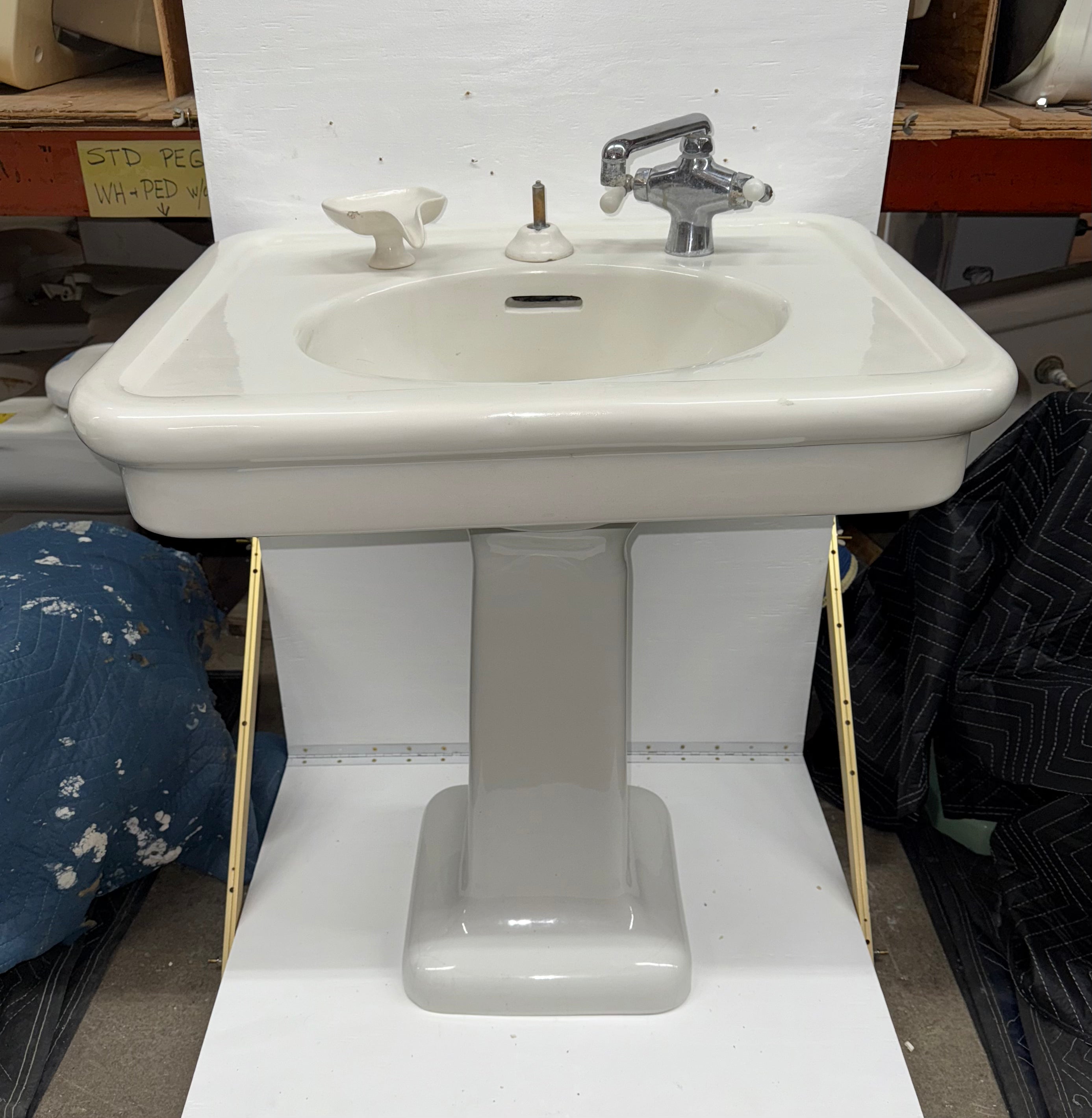 (SK-151) Crane Nova Pedestal Sink