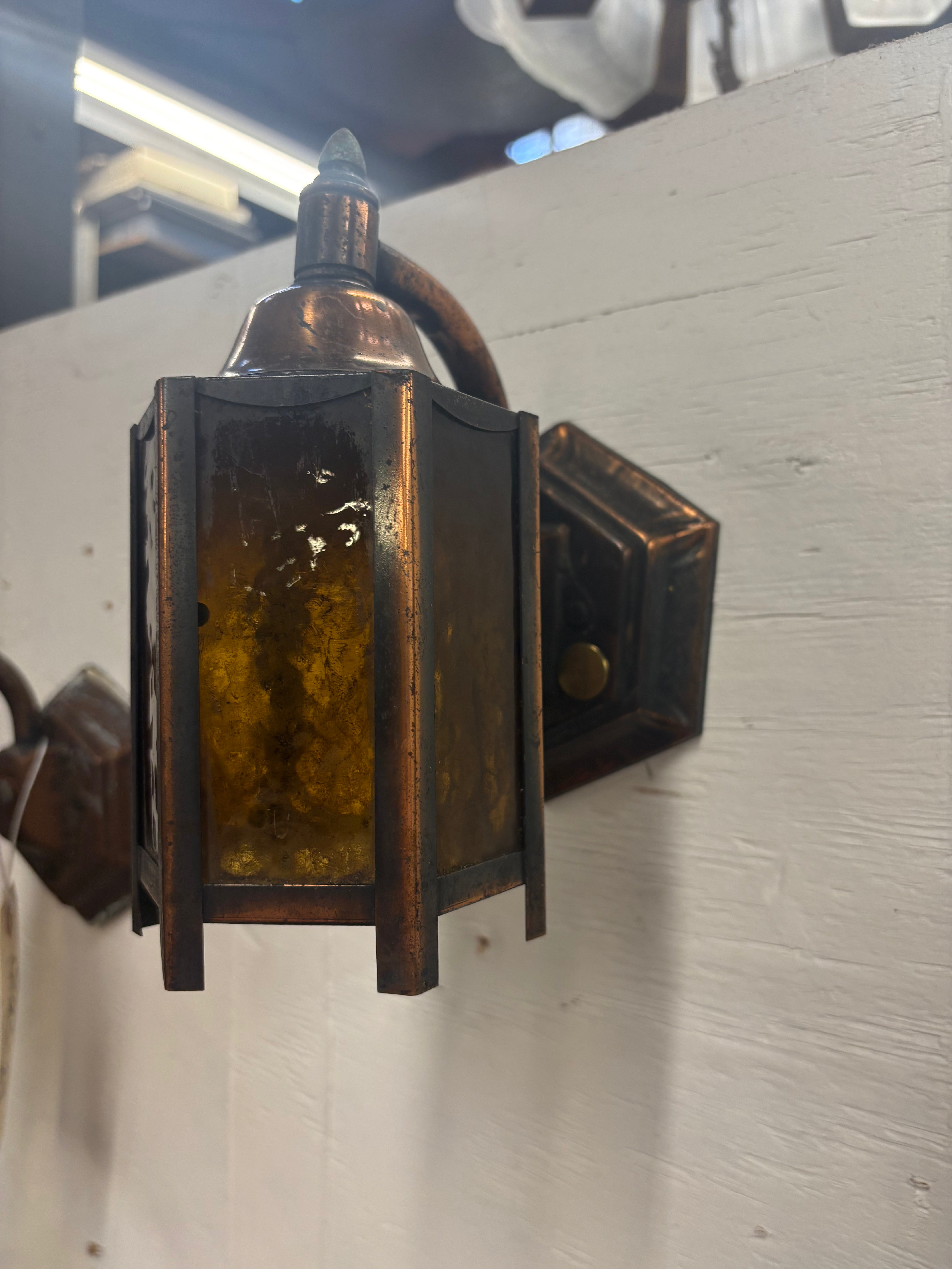EXTERIOR WALL LANTERN – TEXTURED GLASS (LT-1239)