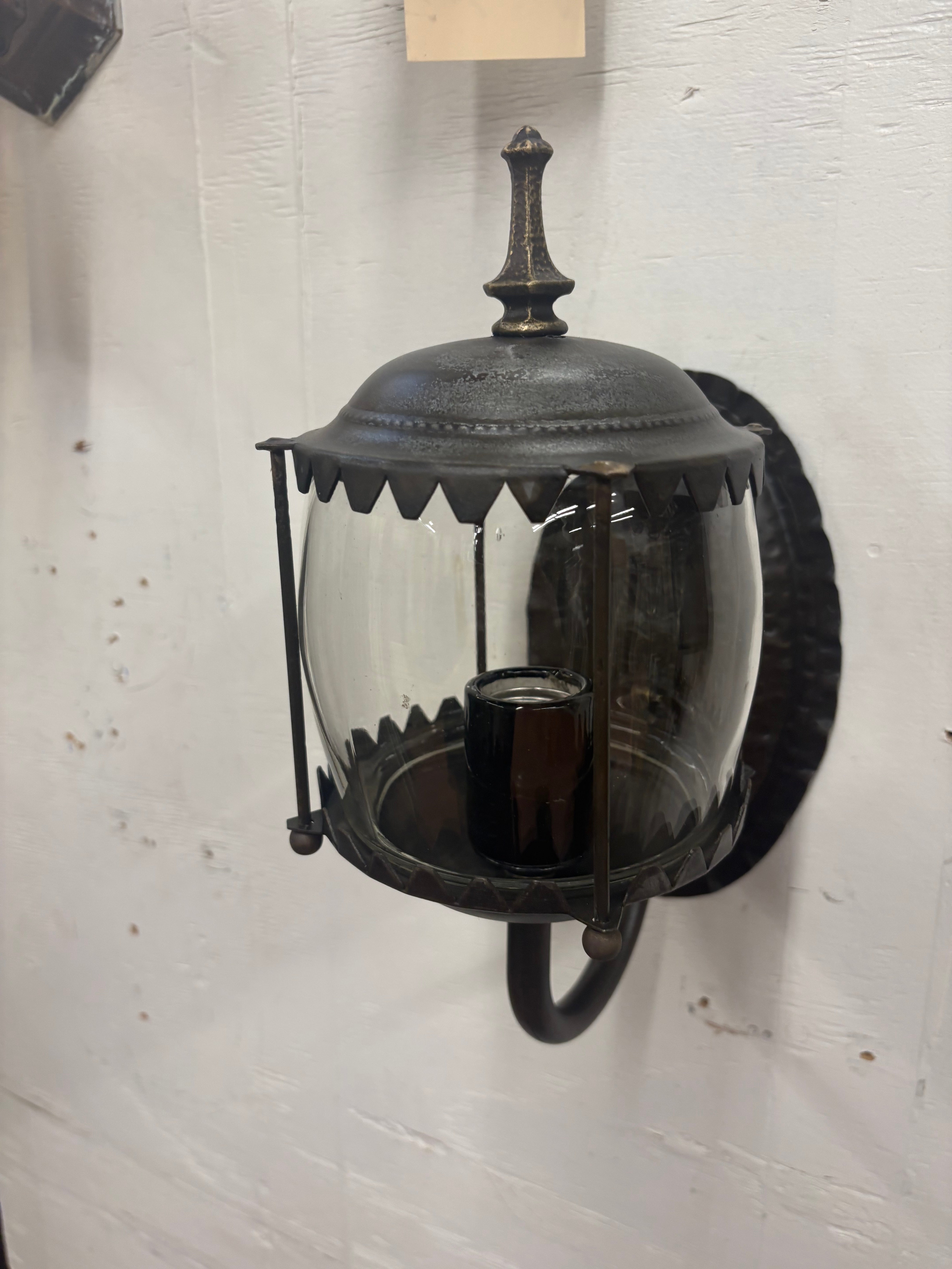 EXTERIOR WALL LANTERN – TEXTURED GLASS (LT-1240)