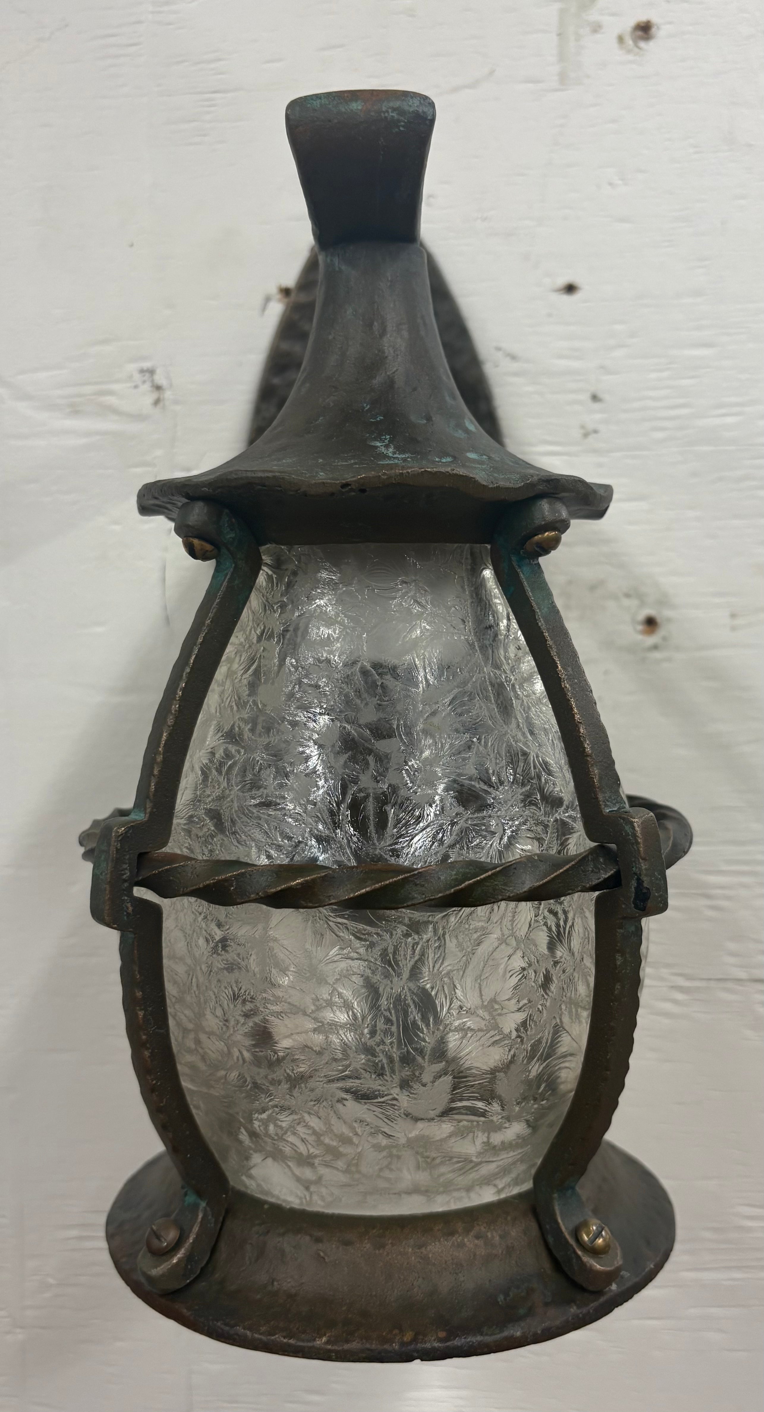 EXTERIOR WALL LANTERN – TEXTURED GLASS (LT-1244)