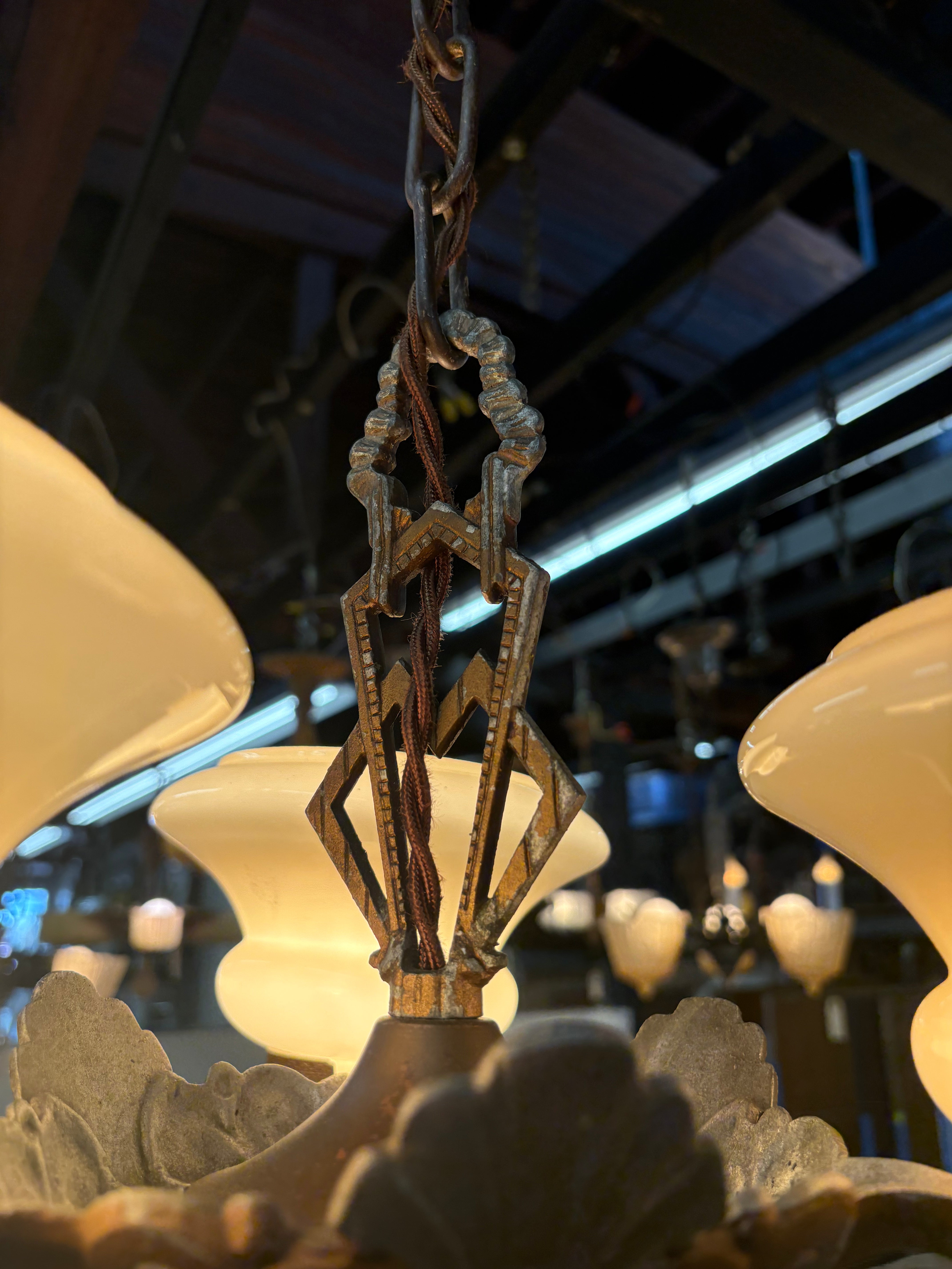 Chandelier (LT- 1093)