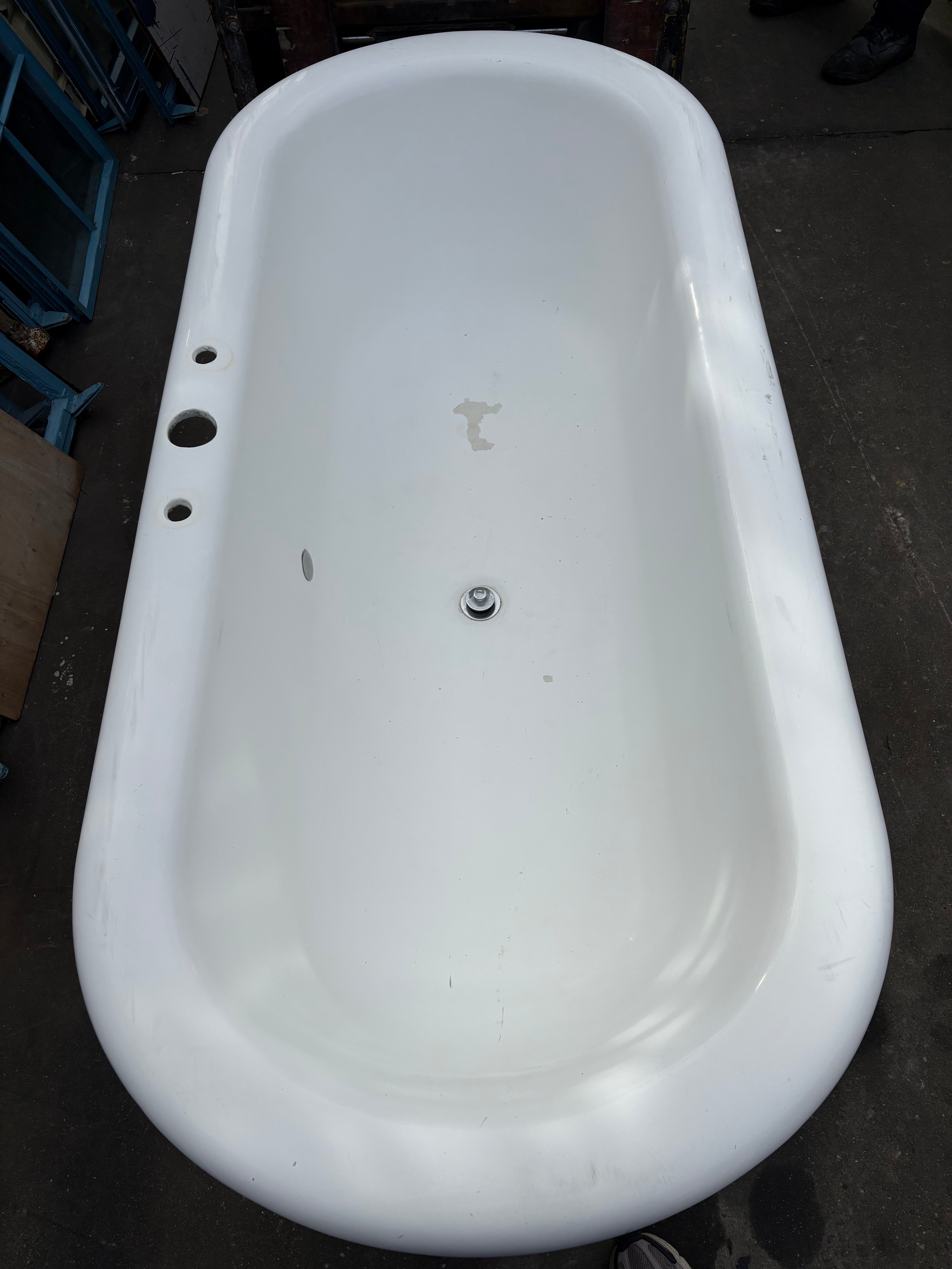 (TB-192) Early 1900's Clawfoot Tub