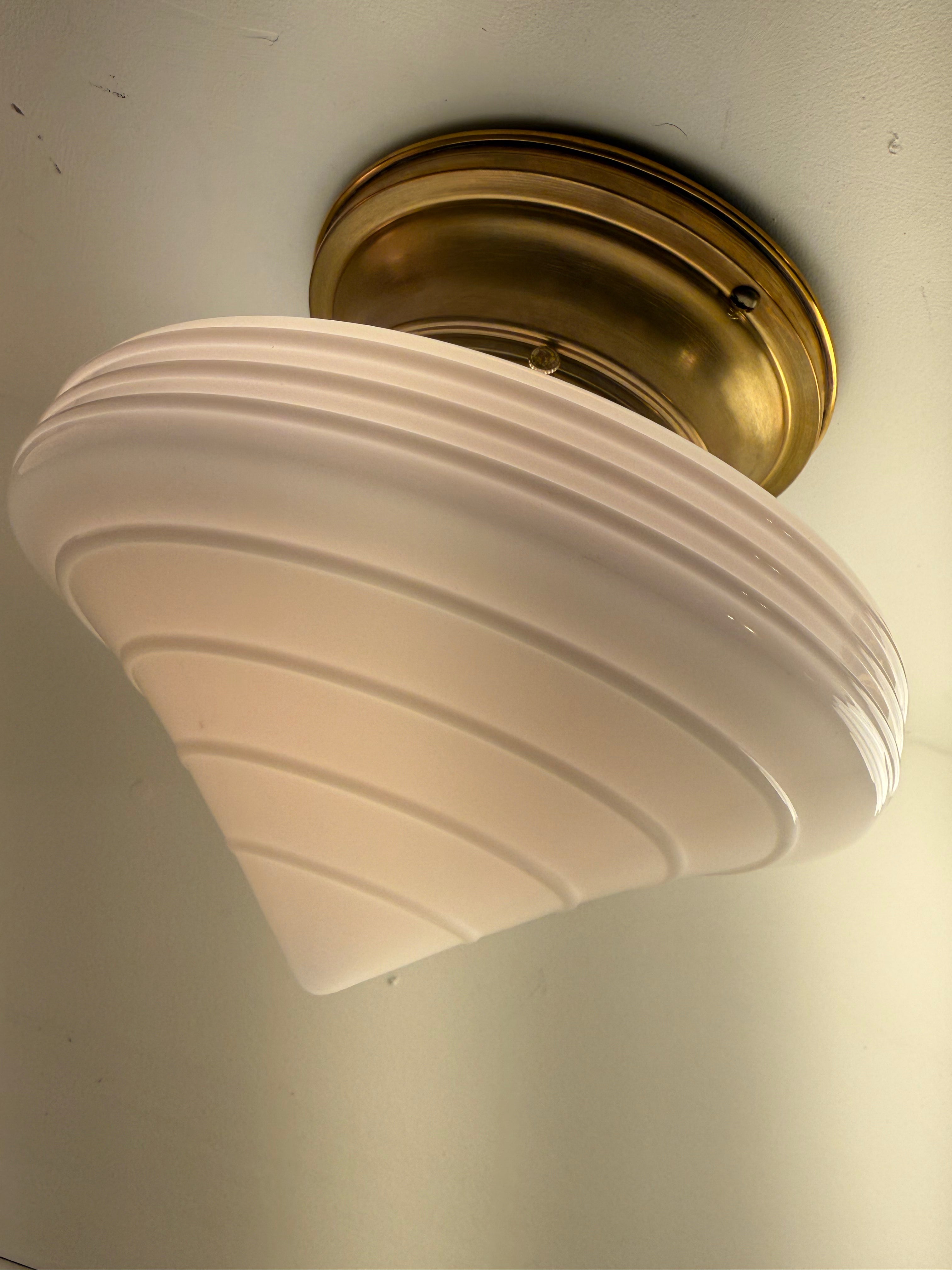 CEILING MOUNT LIGHT – (LT-1228)