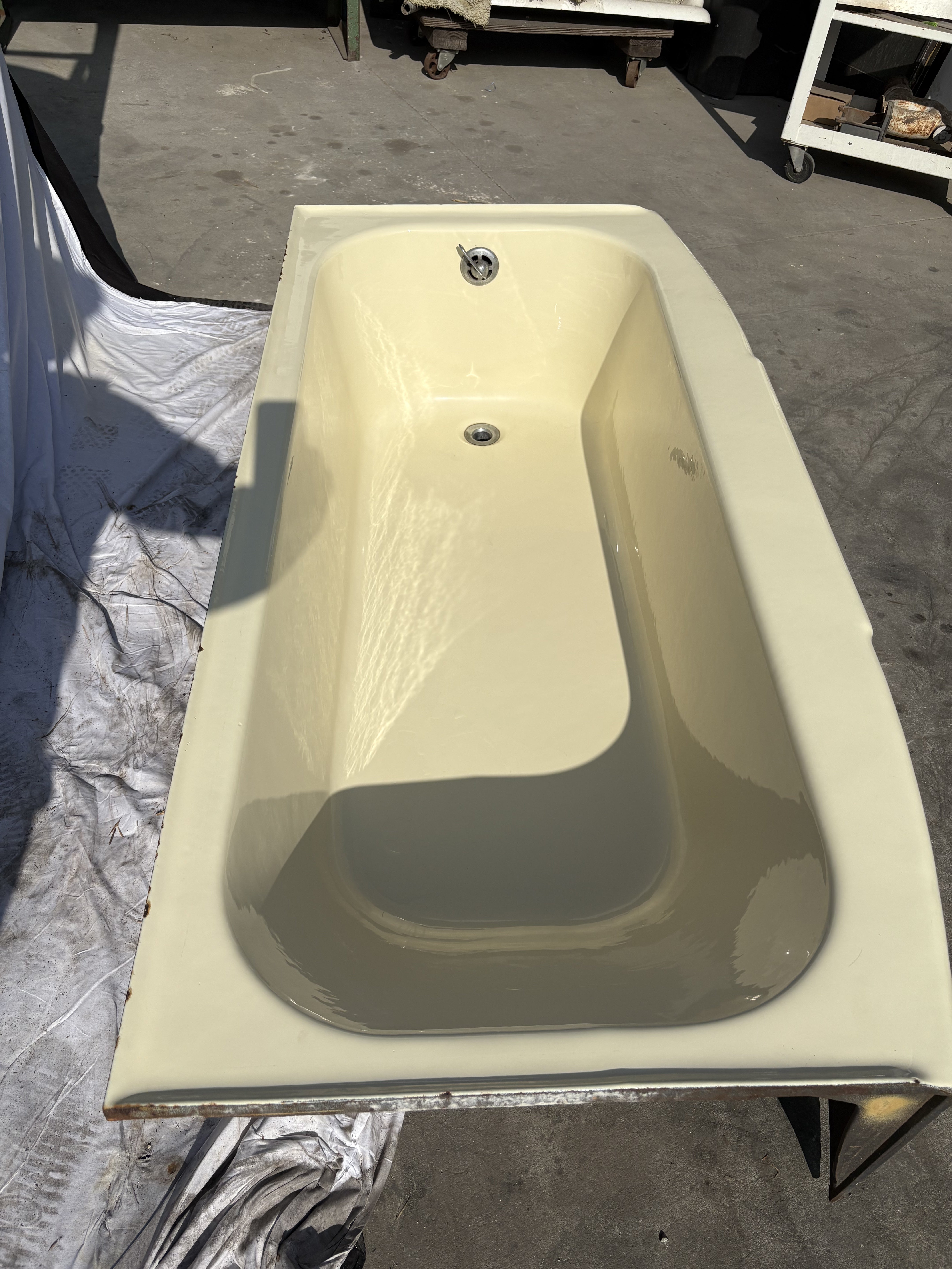 66" Alcove Off White / Tan (TB-161)