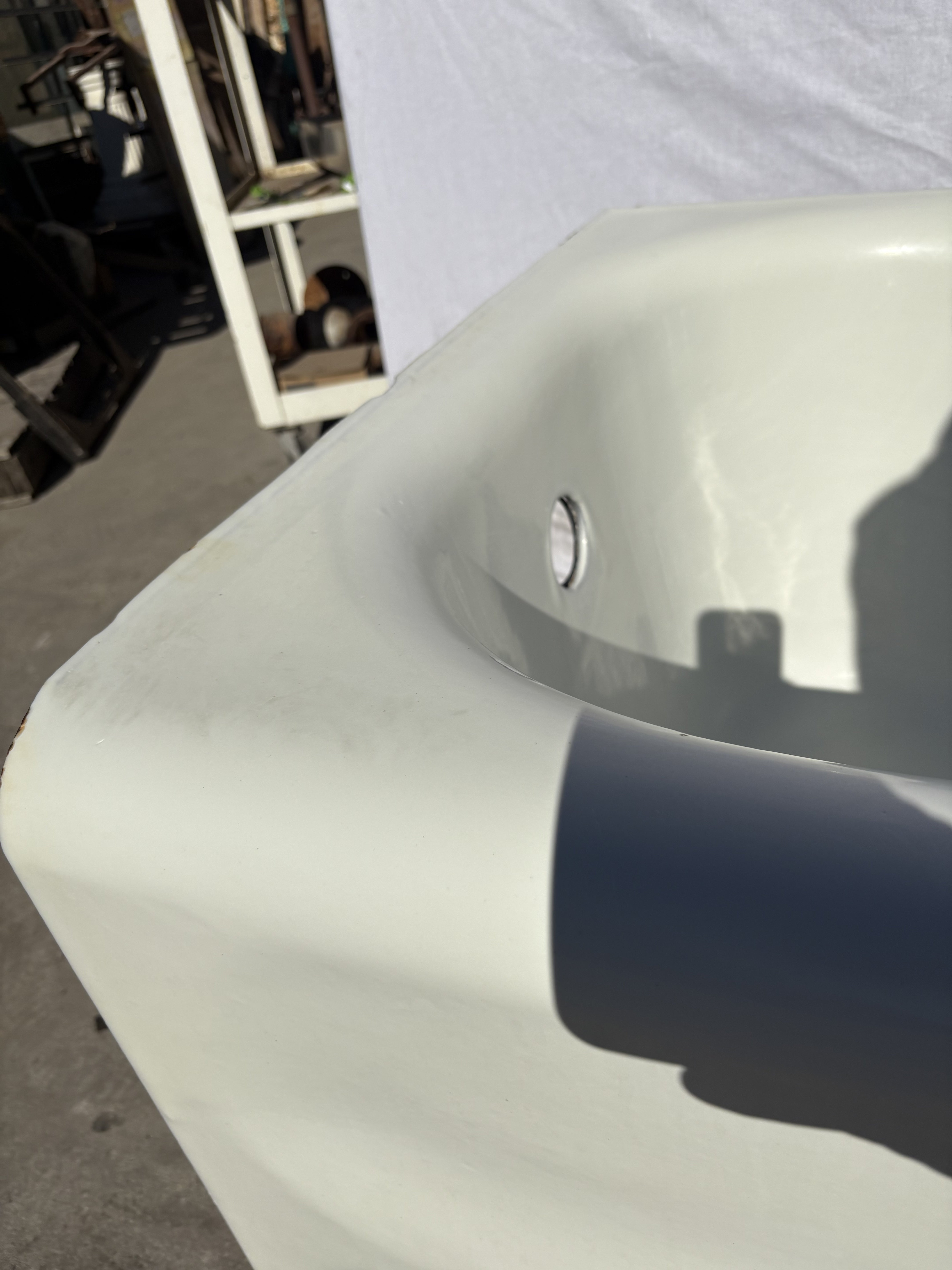 65" Alcove White (TB-171)