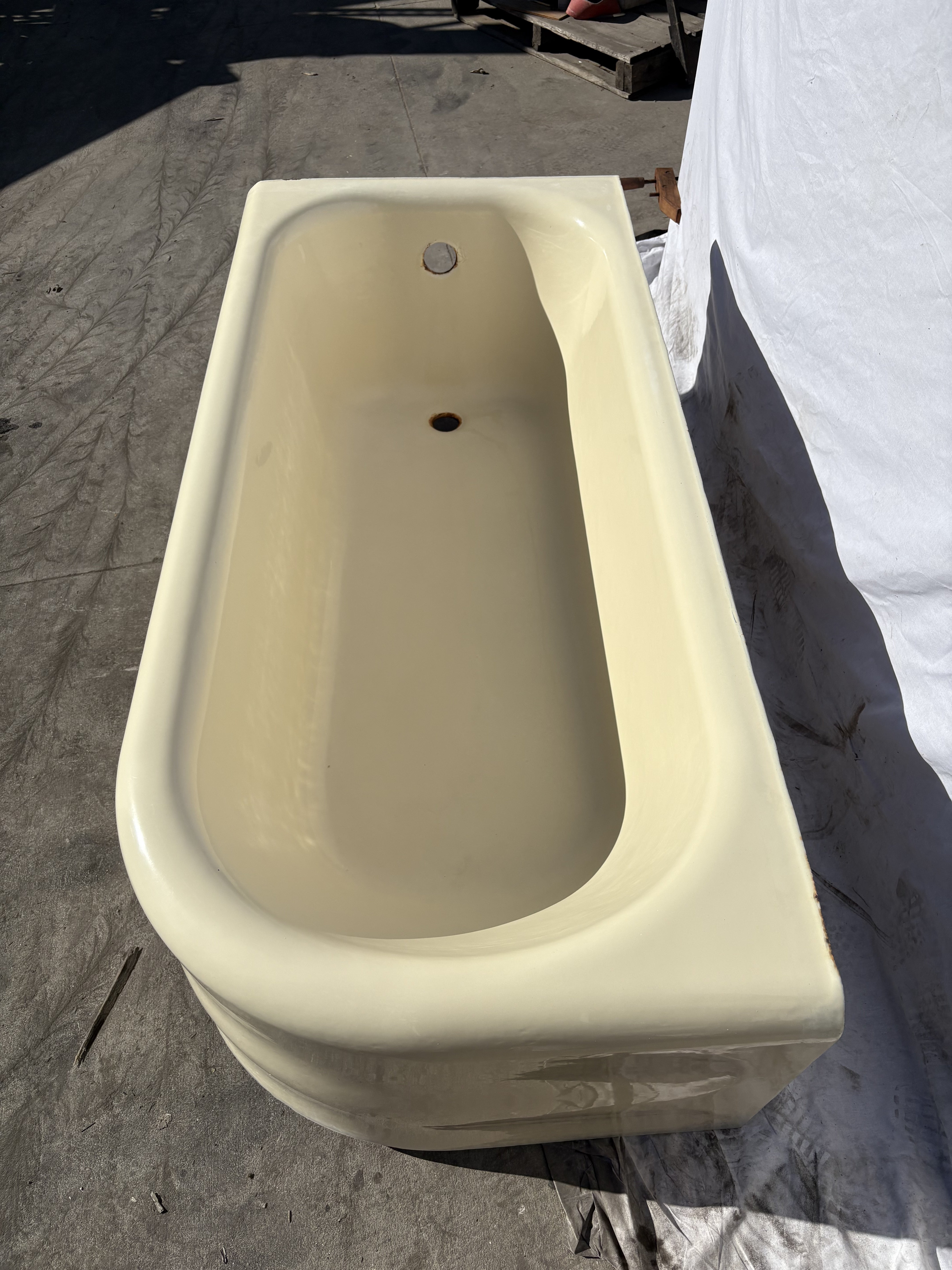 66.5" Right Corner White / Off White (TB-175)