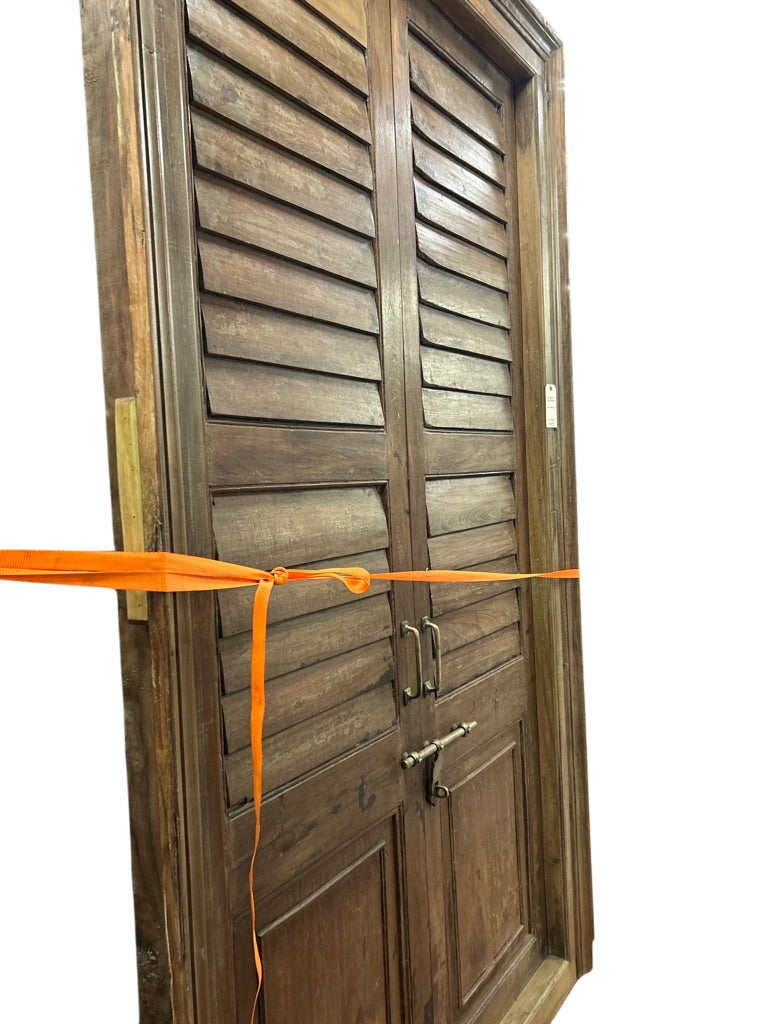 Wood Shutter Door Pair w/ Frame (XD-35668)
