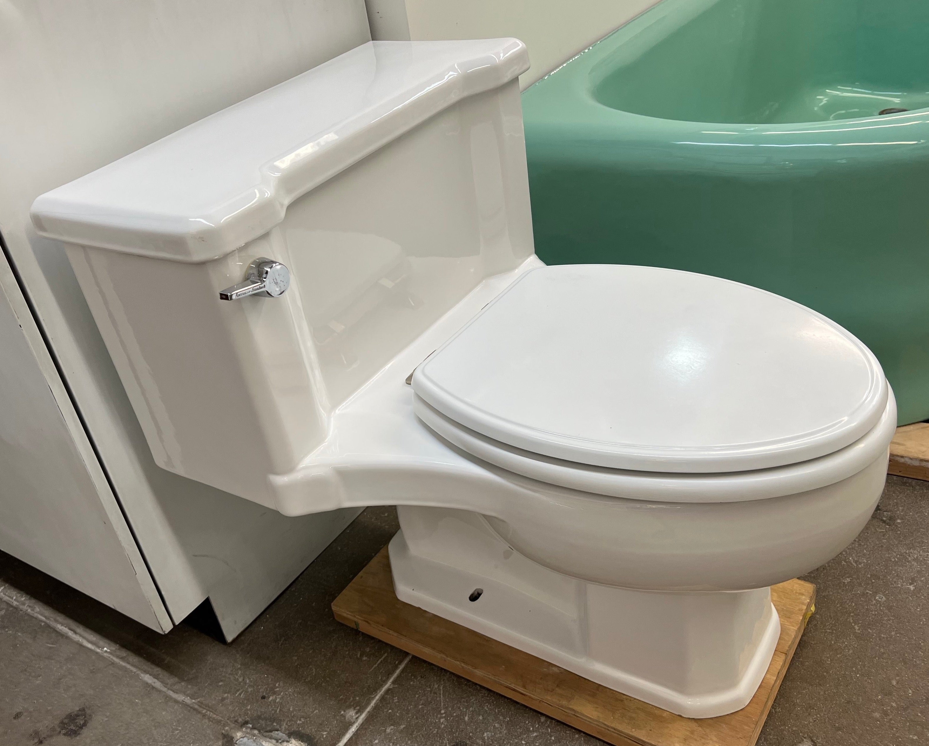 Kohler One-Piece Toilet w/ Elongated Bowl (TOIL-21)