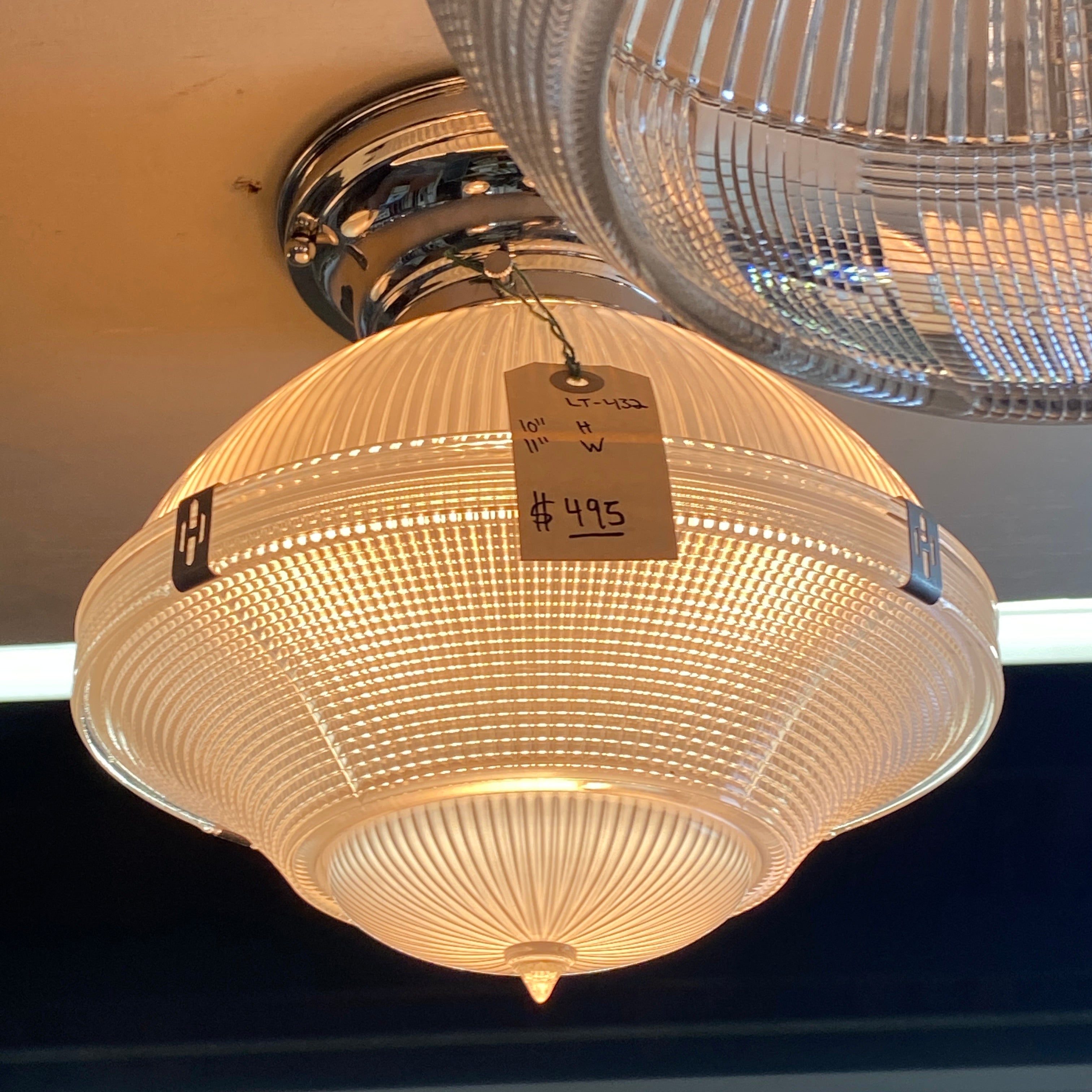 Holophane Ceiling-Mount Fixture w/ Bottom Cover (LT-432)