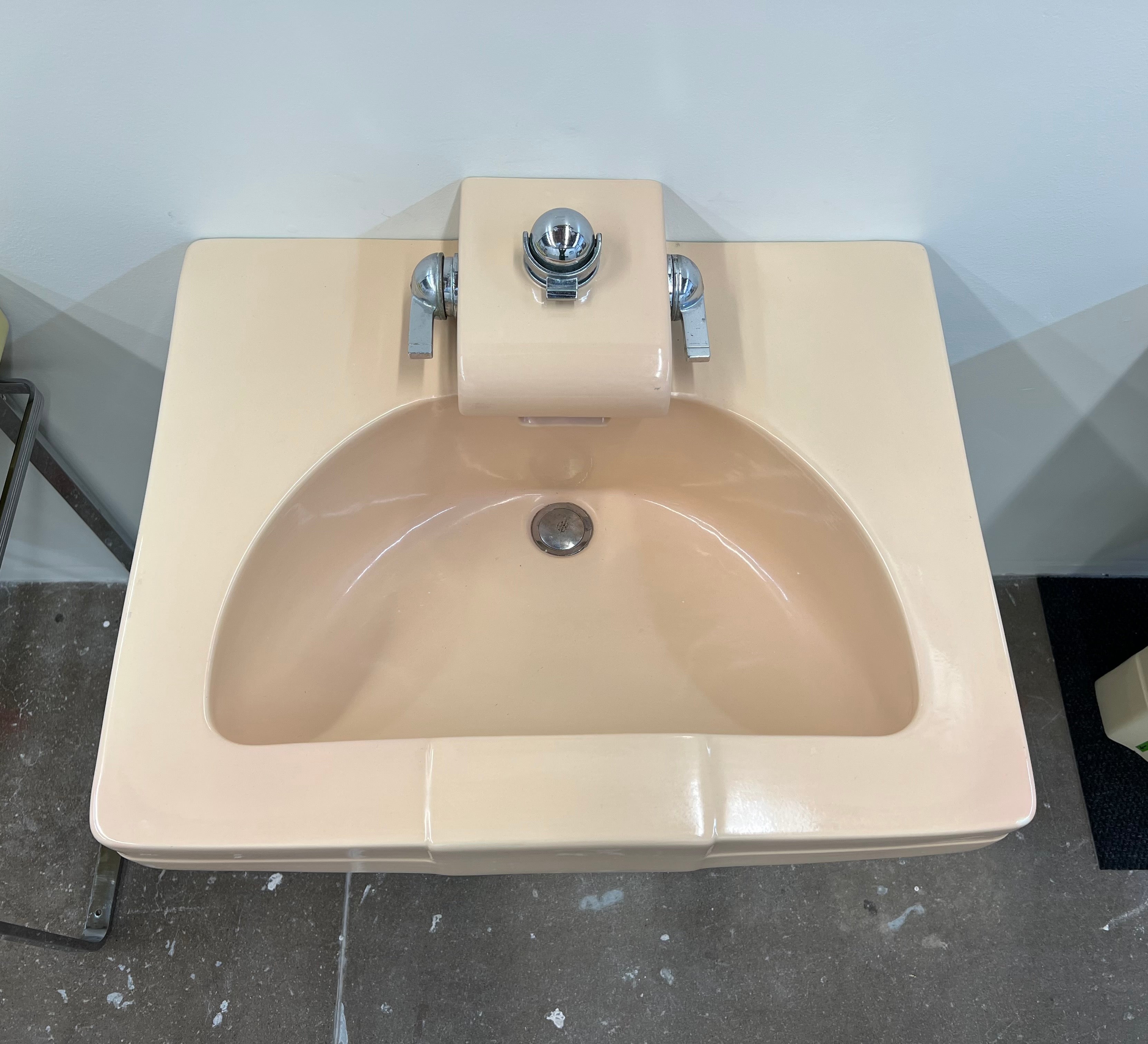 Crane 'Neuvogue' Pedestal Sink, Sun Tan (SINK-23.B)