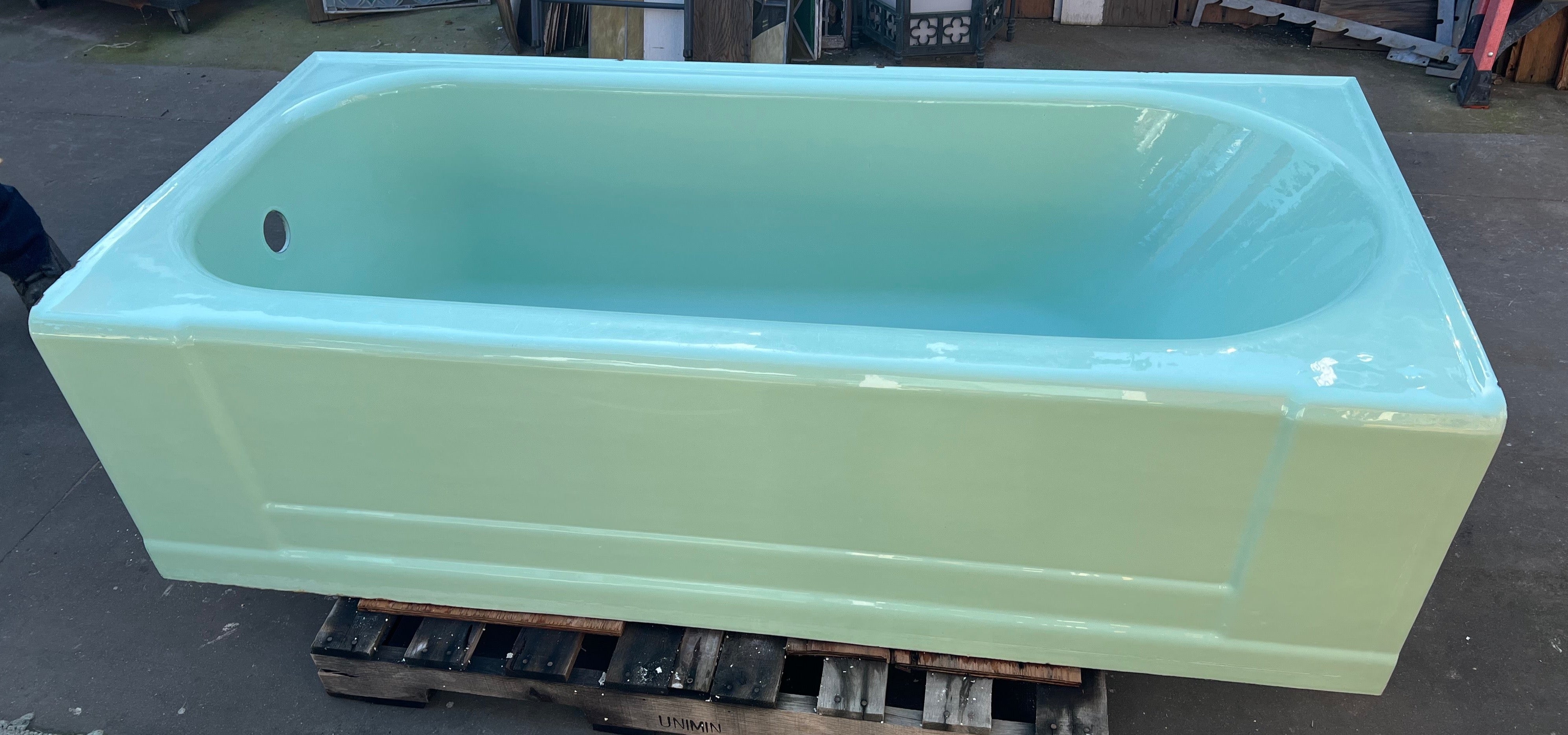 (TB-27) Washington 'Miramar' Bathtub, Pastel Green