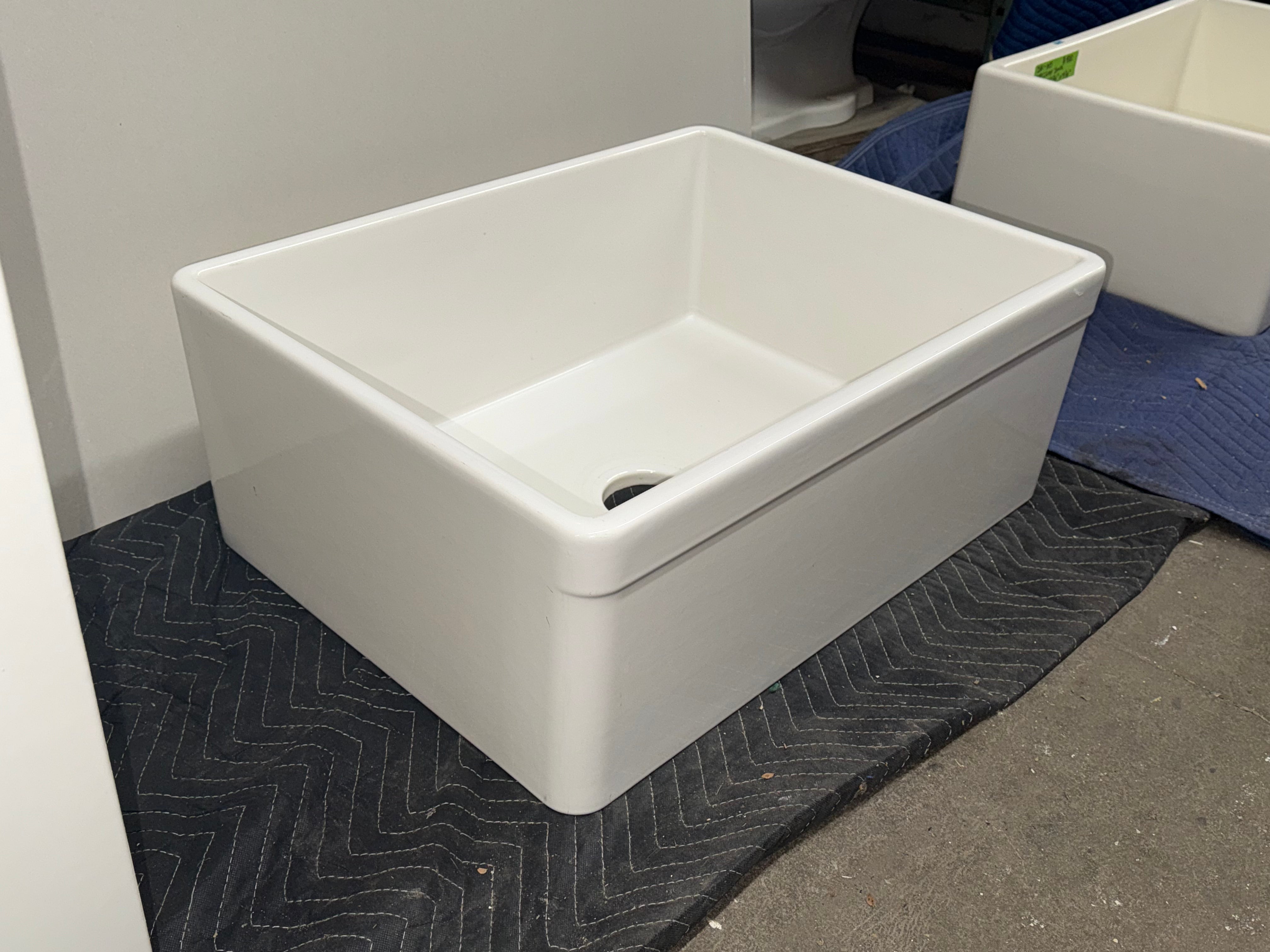 (SK-145) Porcelain Kitchen Sink