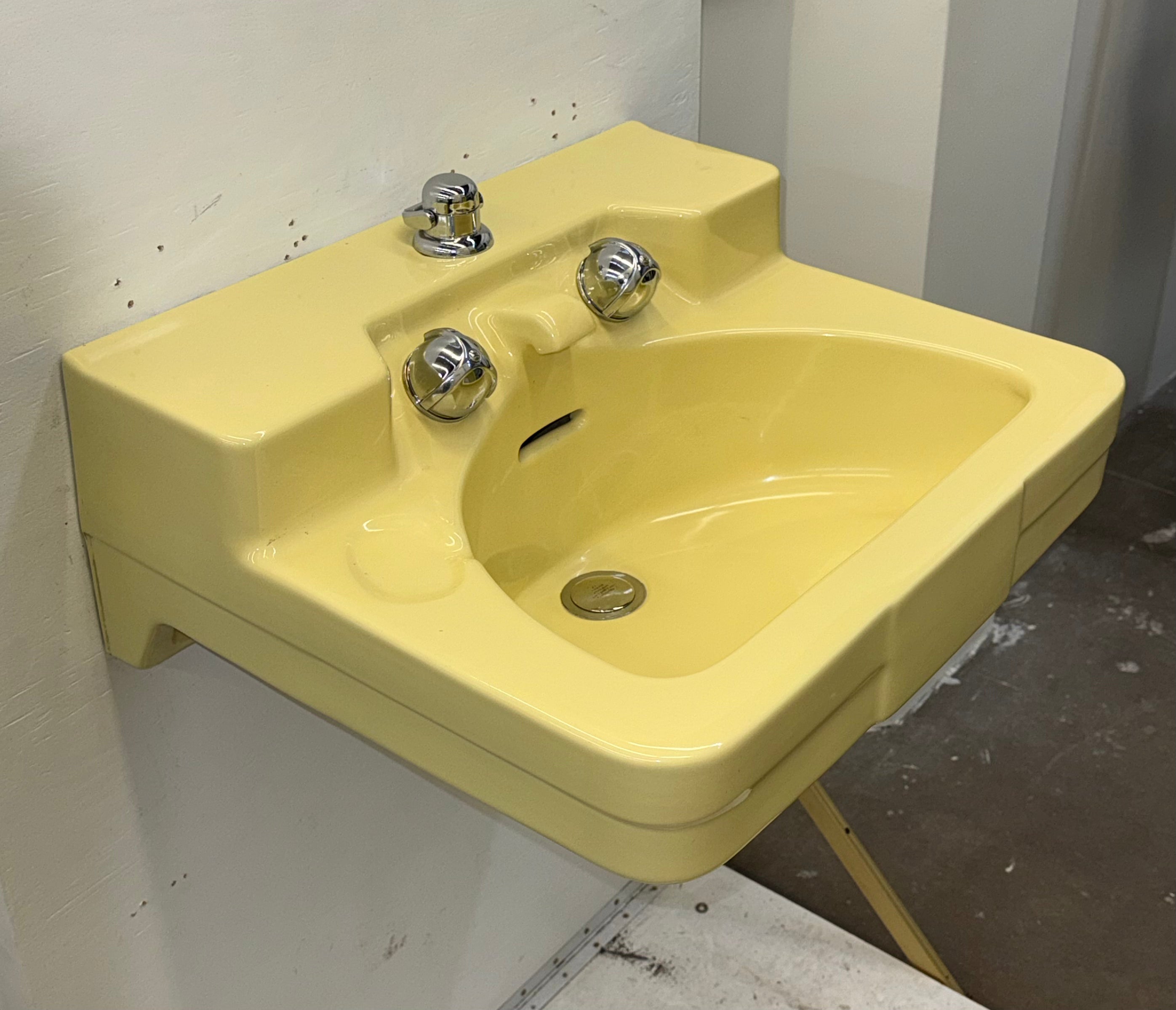 (SK-179) Crane Yellow Wall Sink