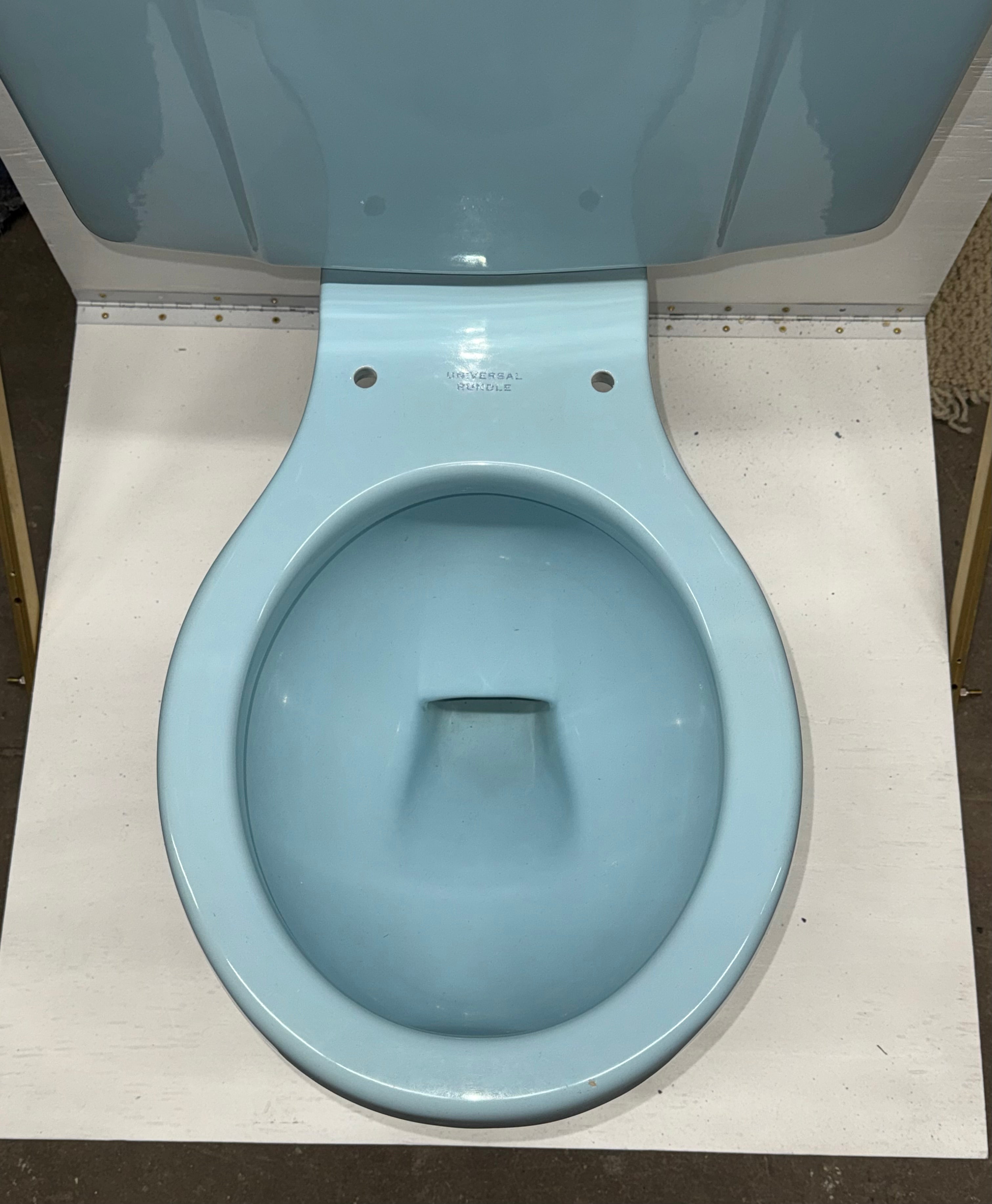 (WC-122) Universal Rundle Blue Toilet