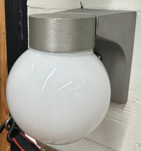 Single-Globe Milkglass Ext. Sconce (LT-680)