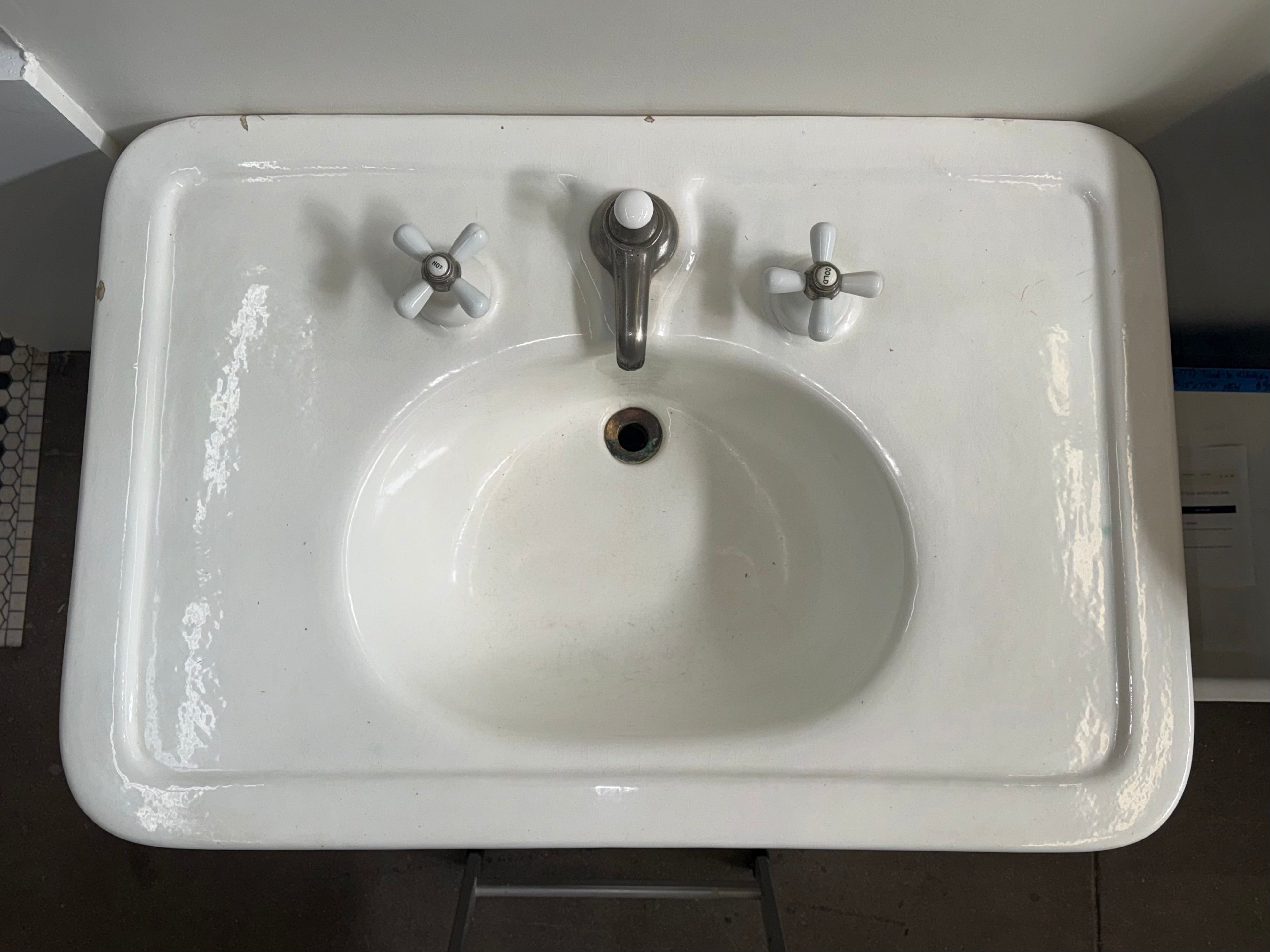 (SK-194) J.L. Mott Pedestal Sink