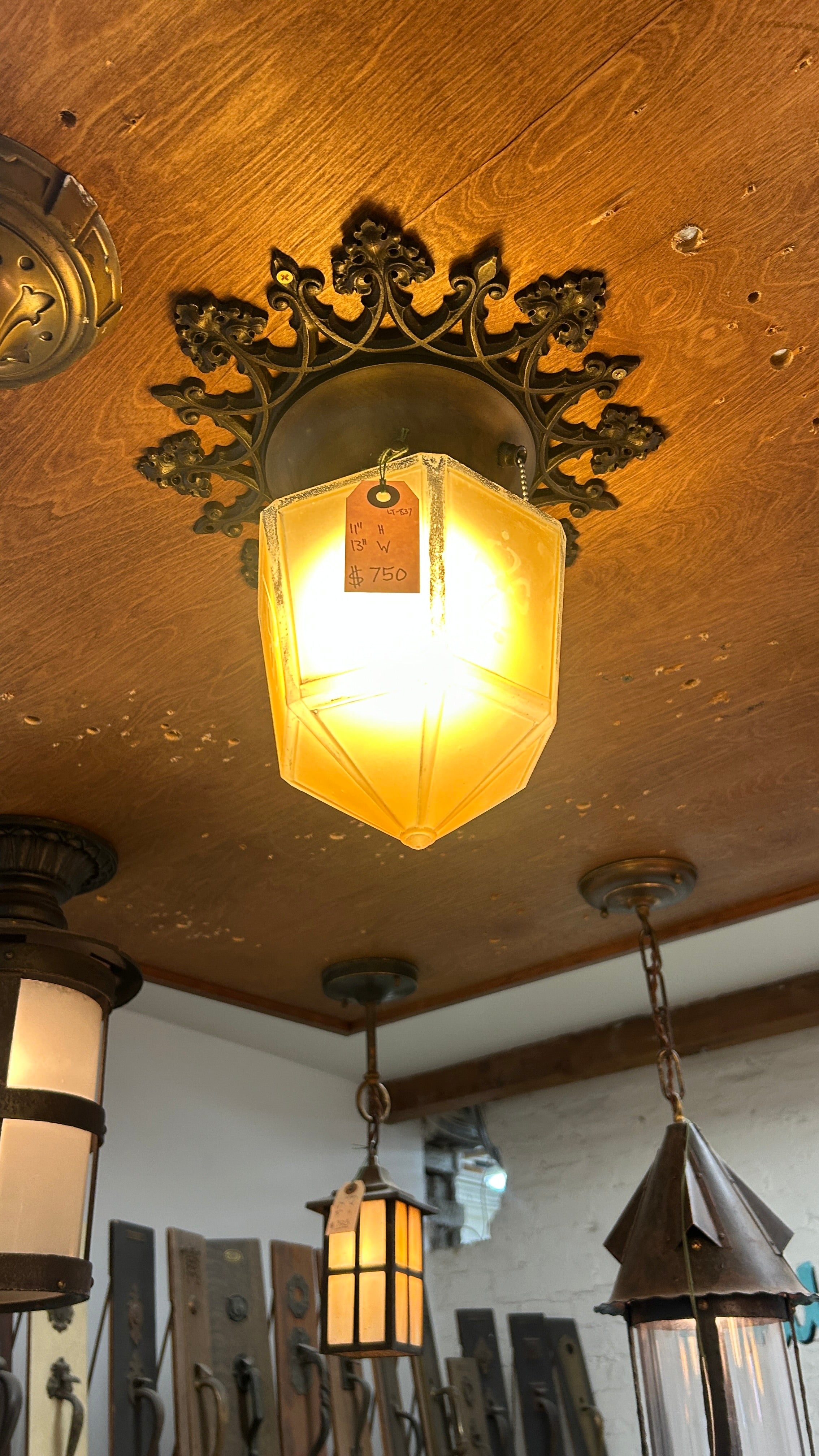 Ext. Ceiling Mount w/ Amber Glass (LT-837)