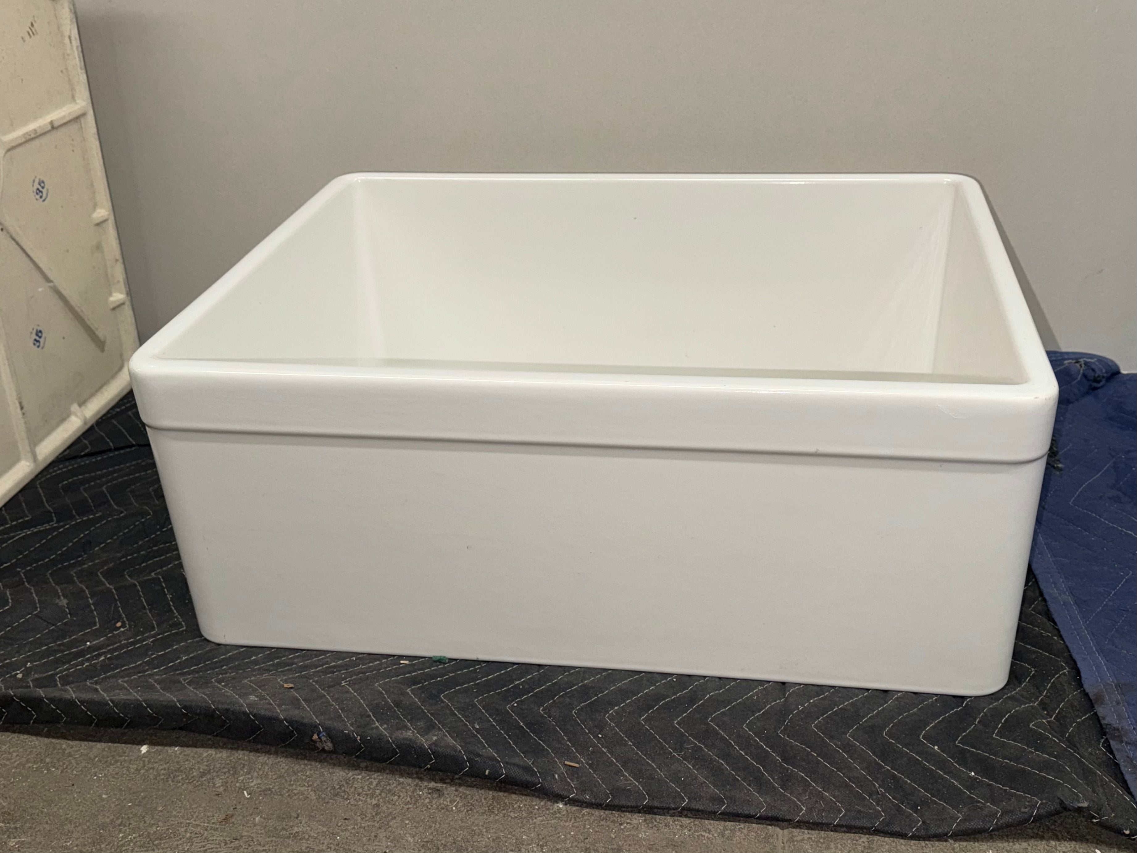 (SK-145) Porcelain Kitchen Sink