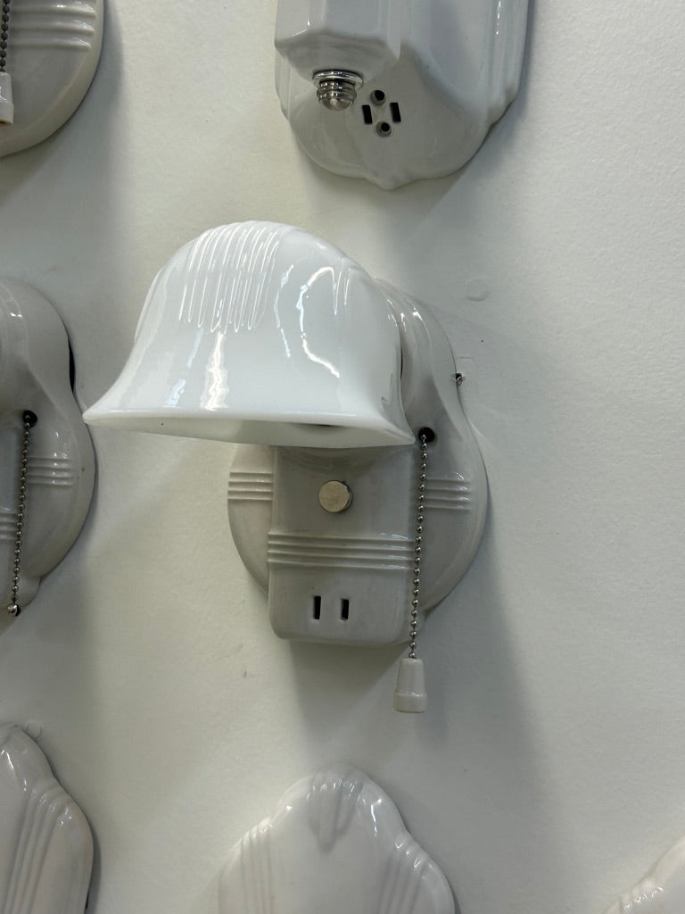 Streamline Porcelain Sconce Single (LT-869)
