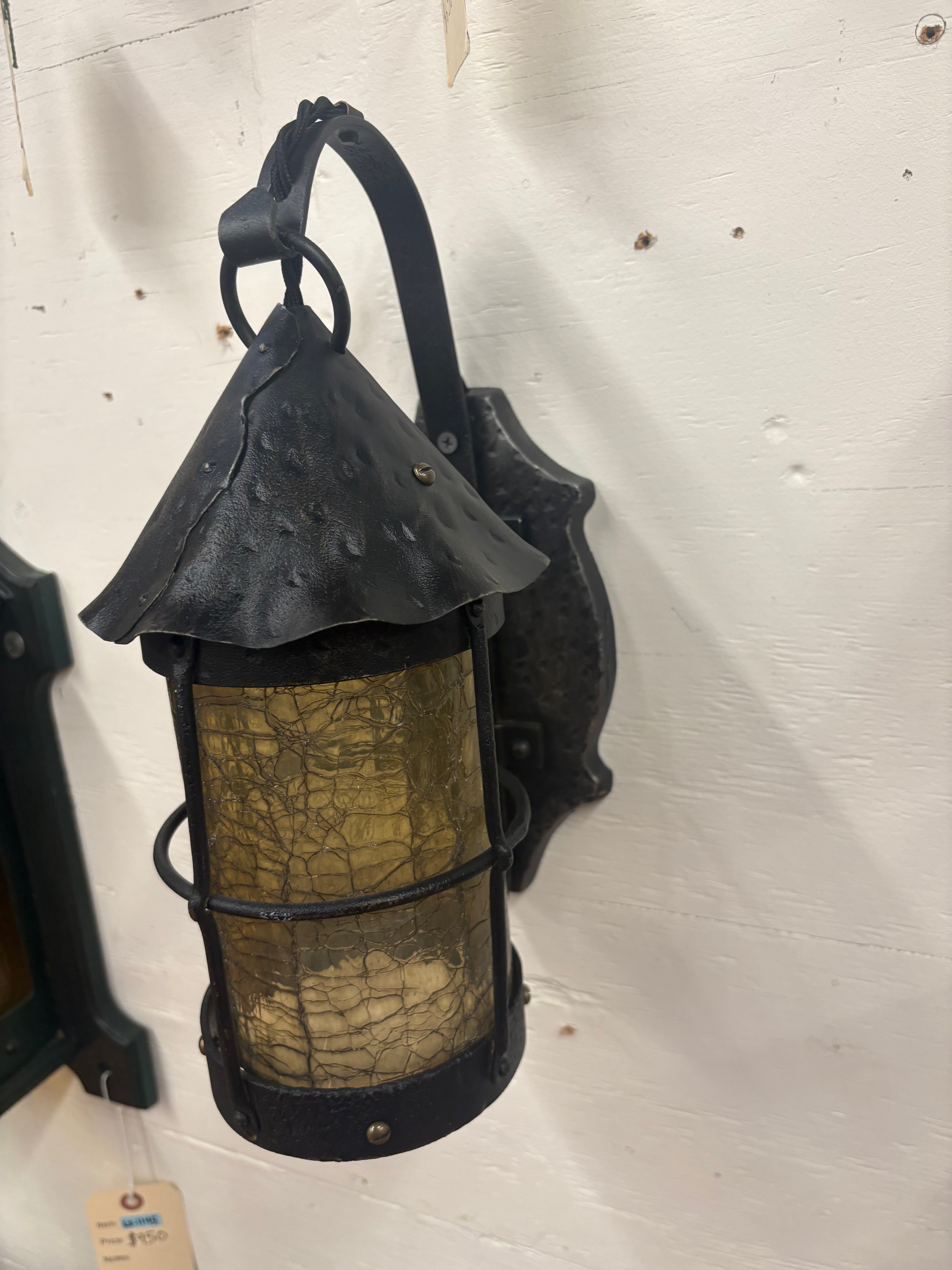EXTERIOR WALL LANTERN – TEXTURED GLASS (LT-1241)