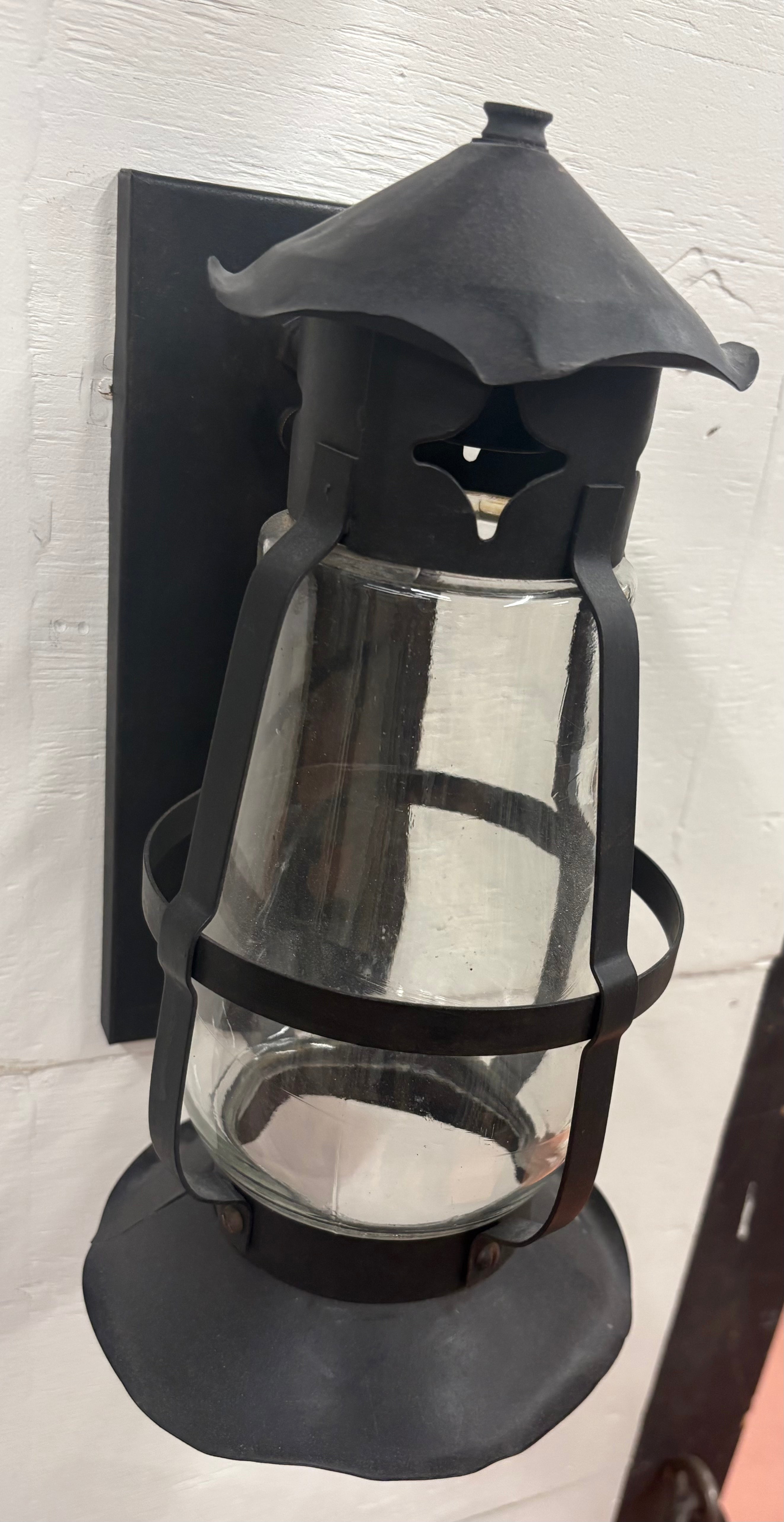 EXTERIOR WALL LANTERN – TEXTURED GLASS (LT-1242)