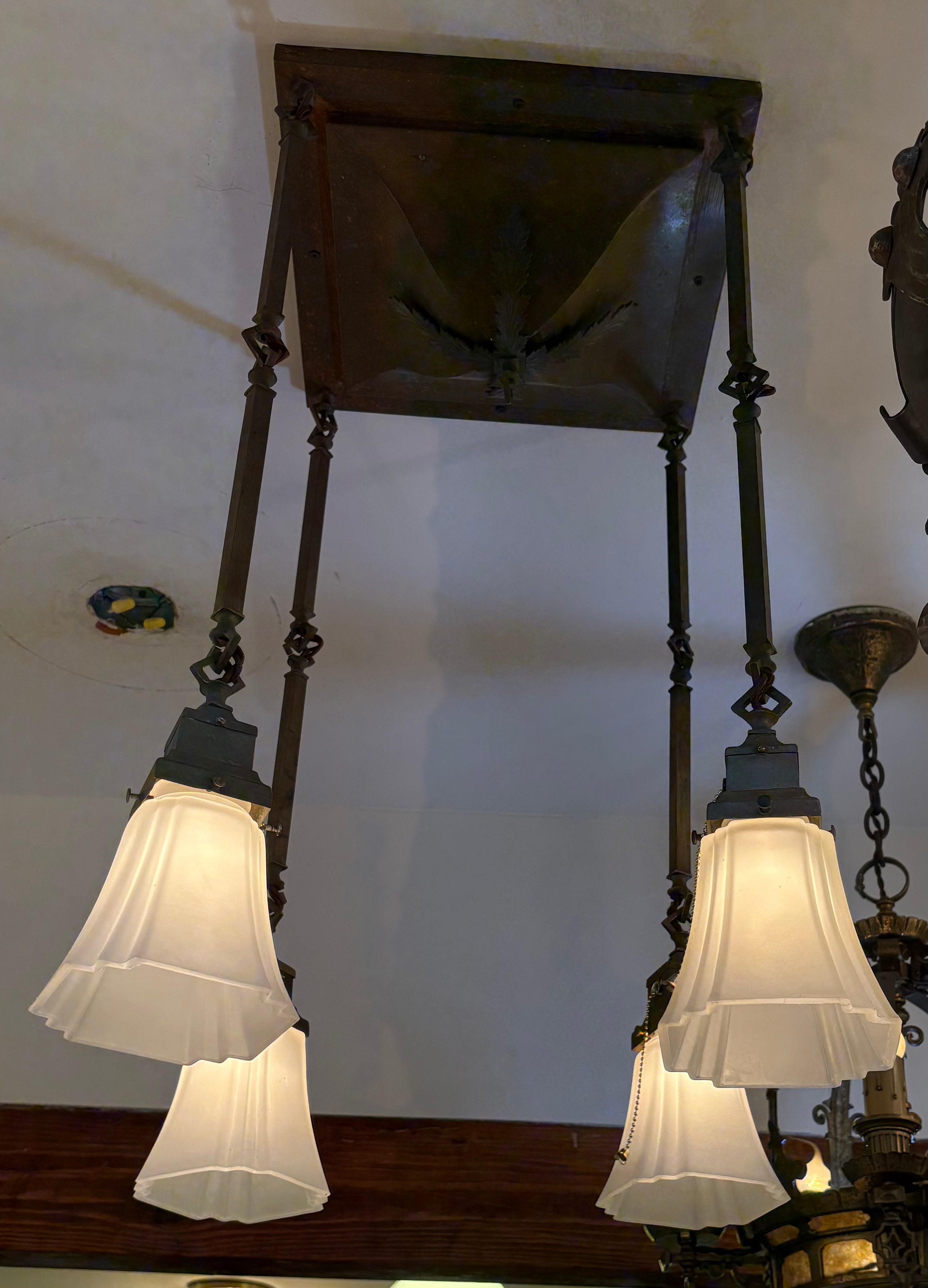 CHANDELIER –  (LT-1248)