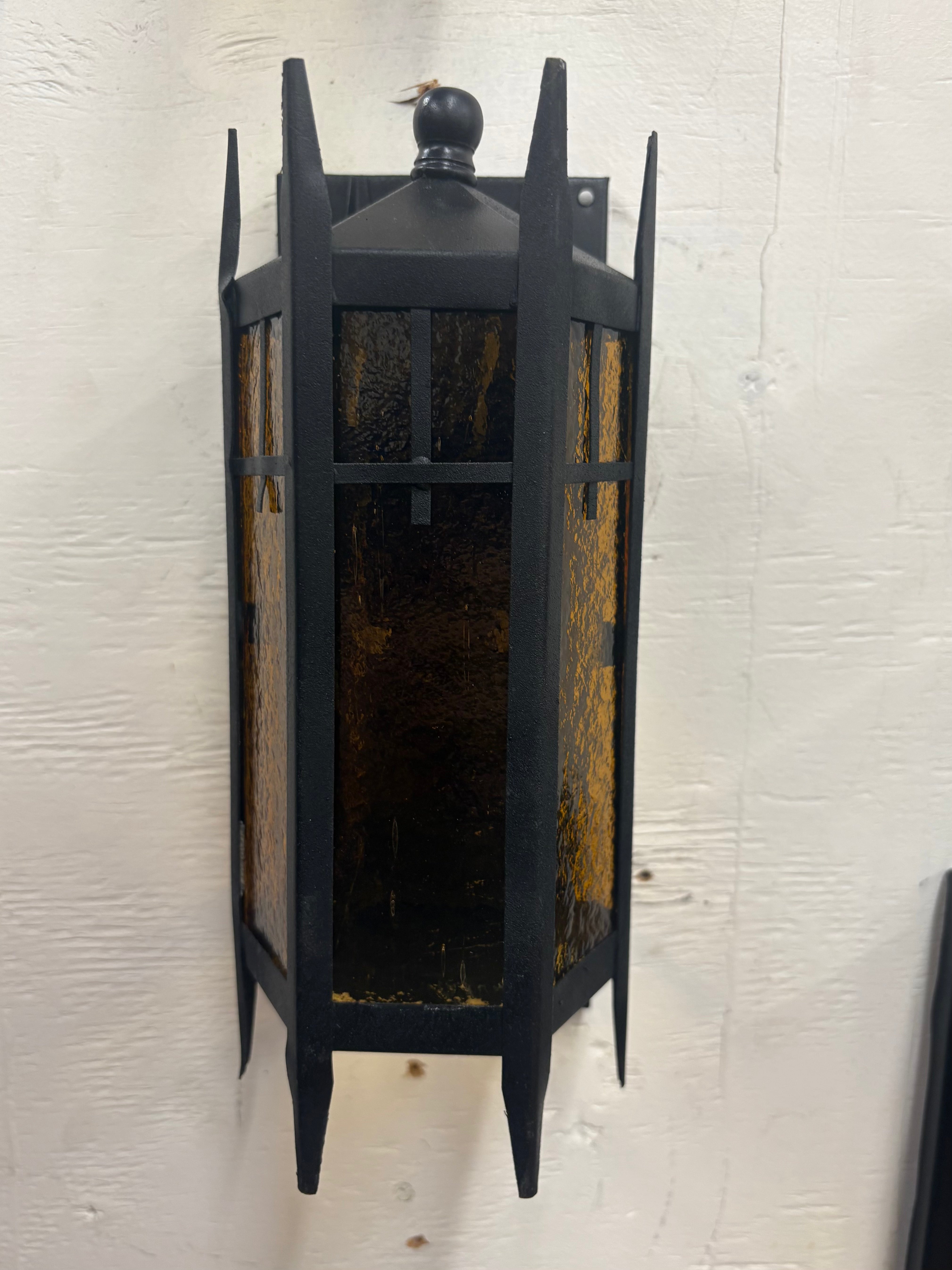EXTERIOR WALL LANTERN – TEXTURED GLASS (LT-1250)