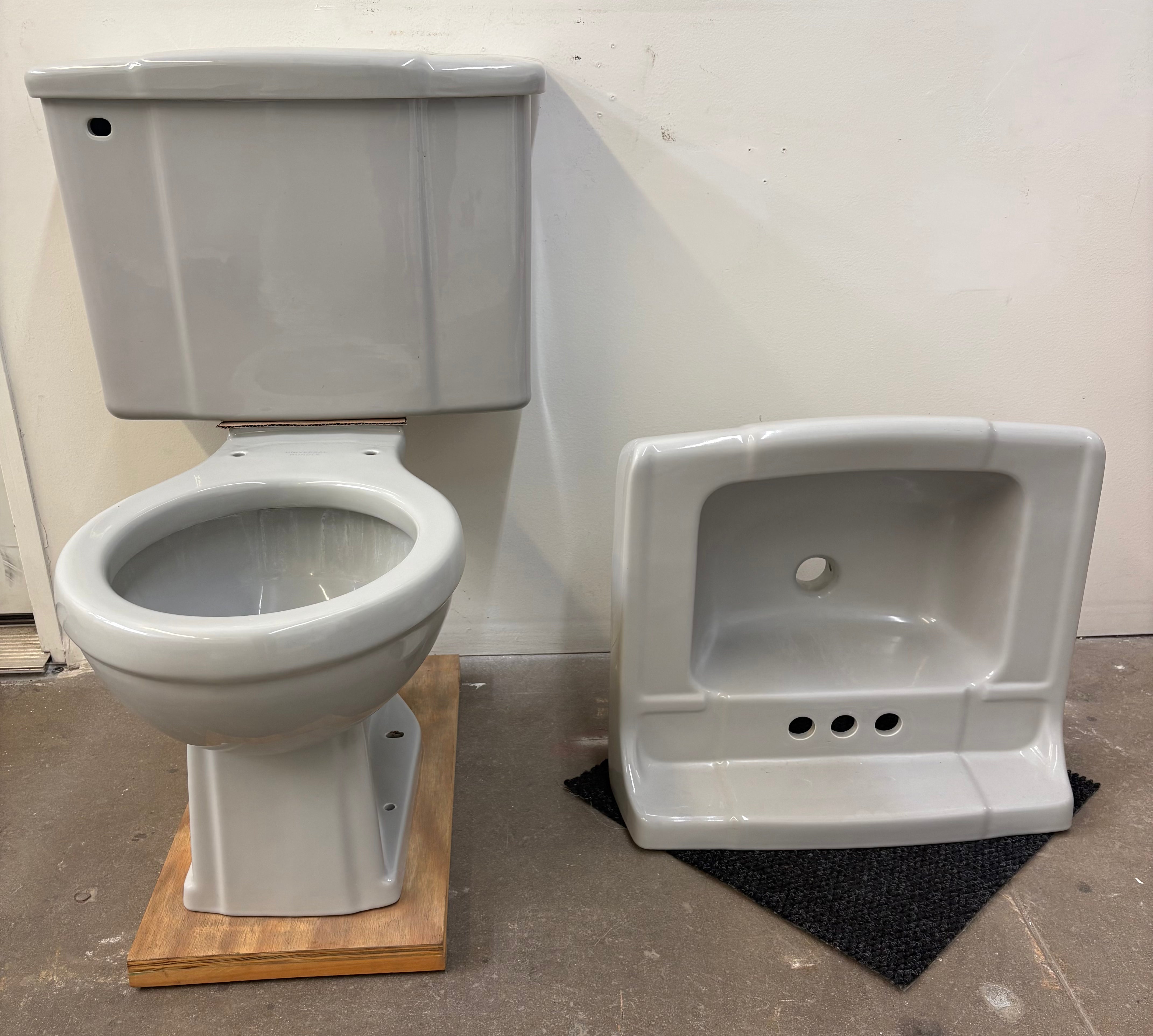 (TS-124) Grey Toilet and Sink set