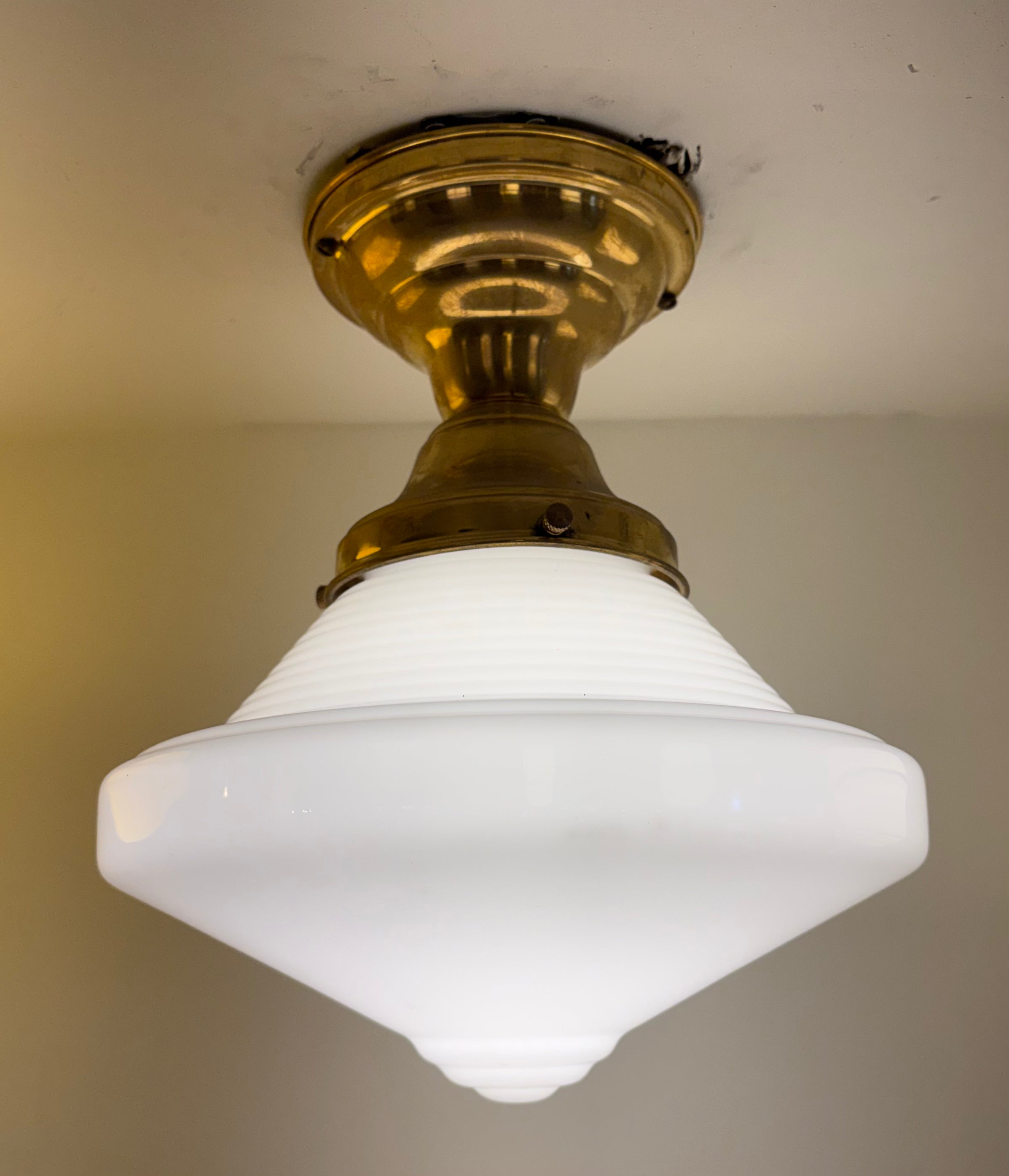 CEILING MOUNT LIGHT – (LT-1205)