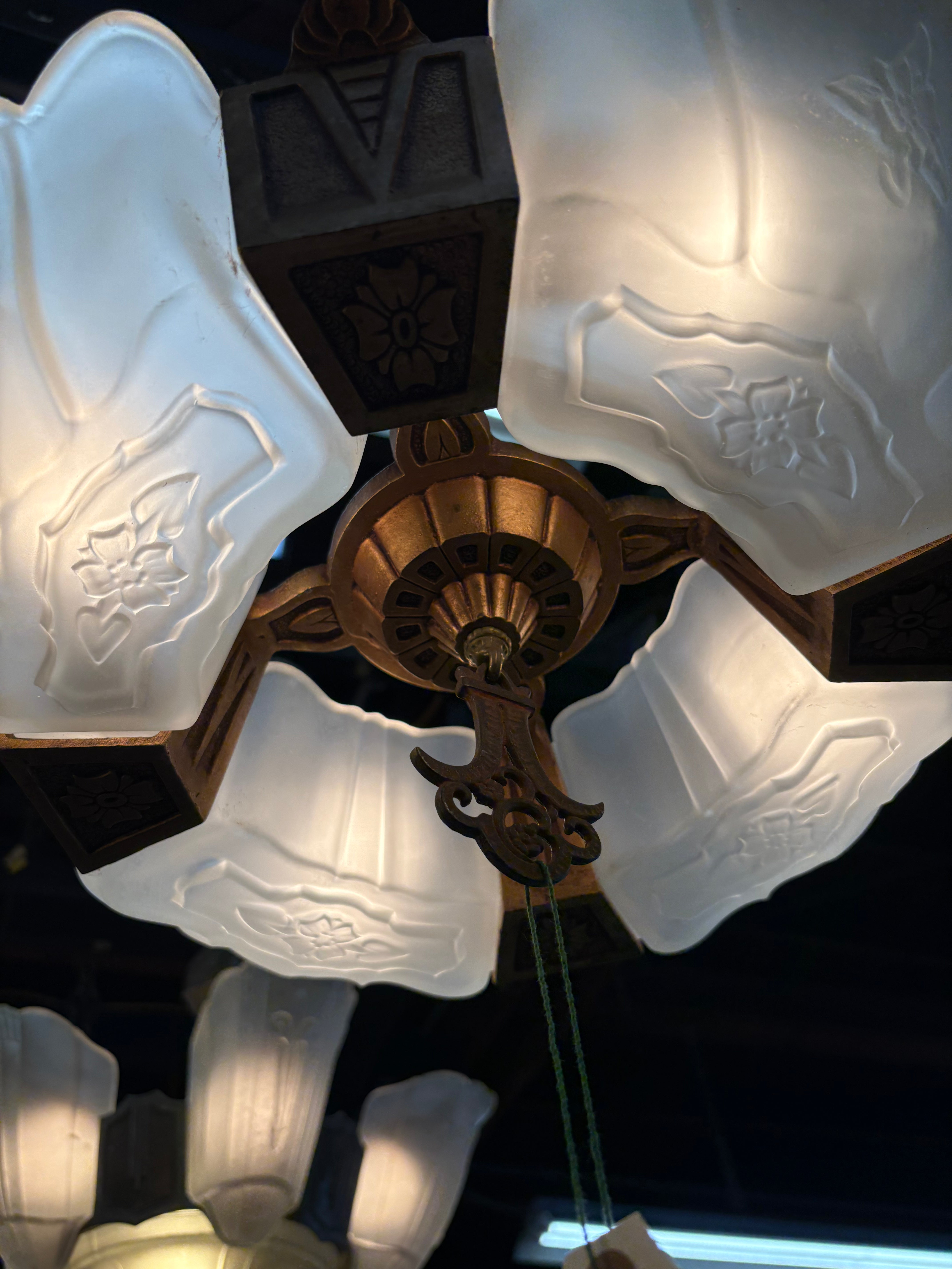 Chandelier (LT- 1087)
