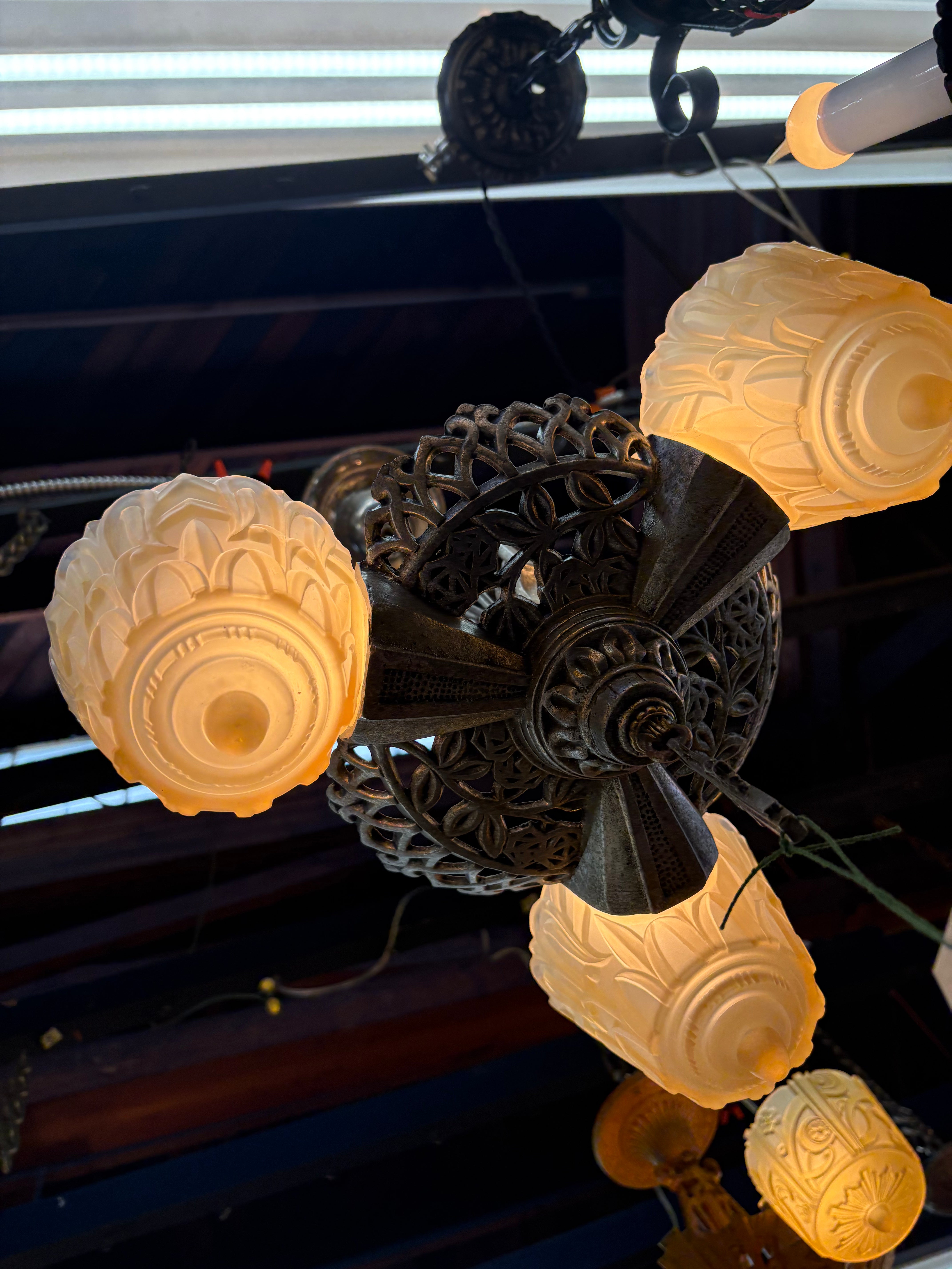 Chandelier (LT- 1089)