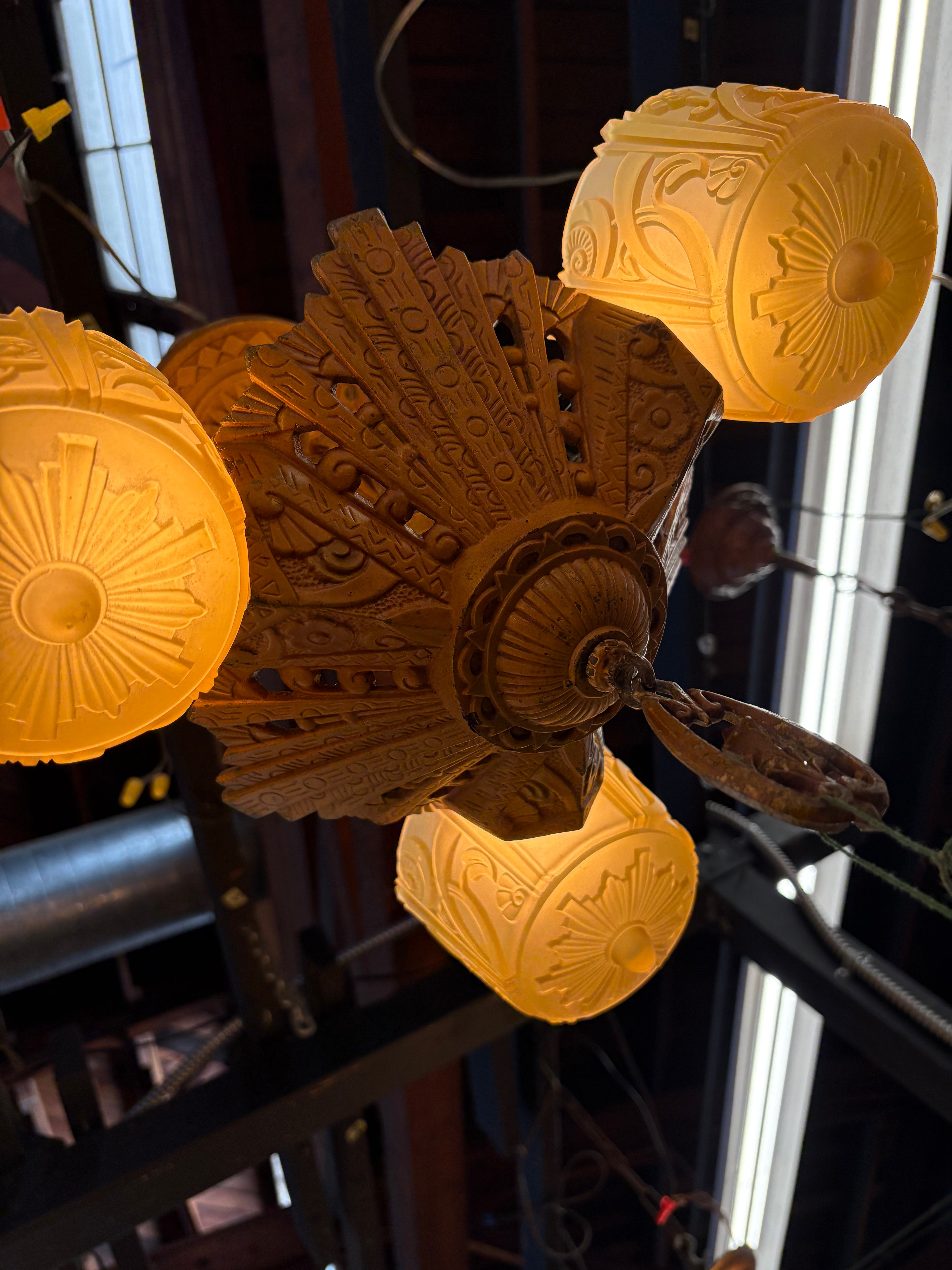 Chandelier (LT- 1090)