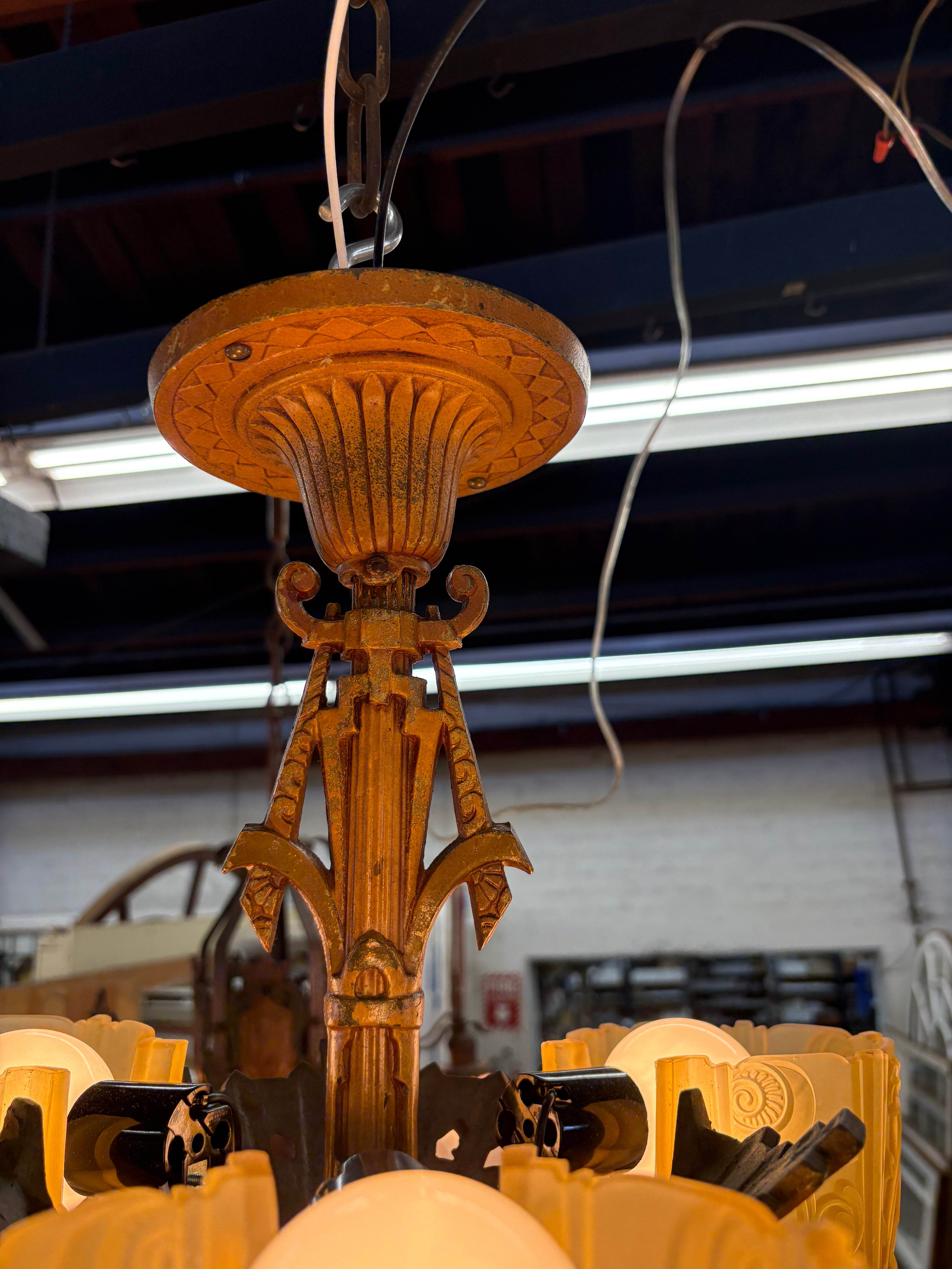 Chandelier (LT- 1090)