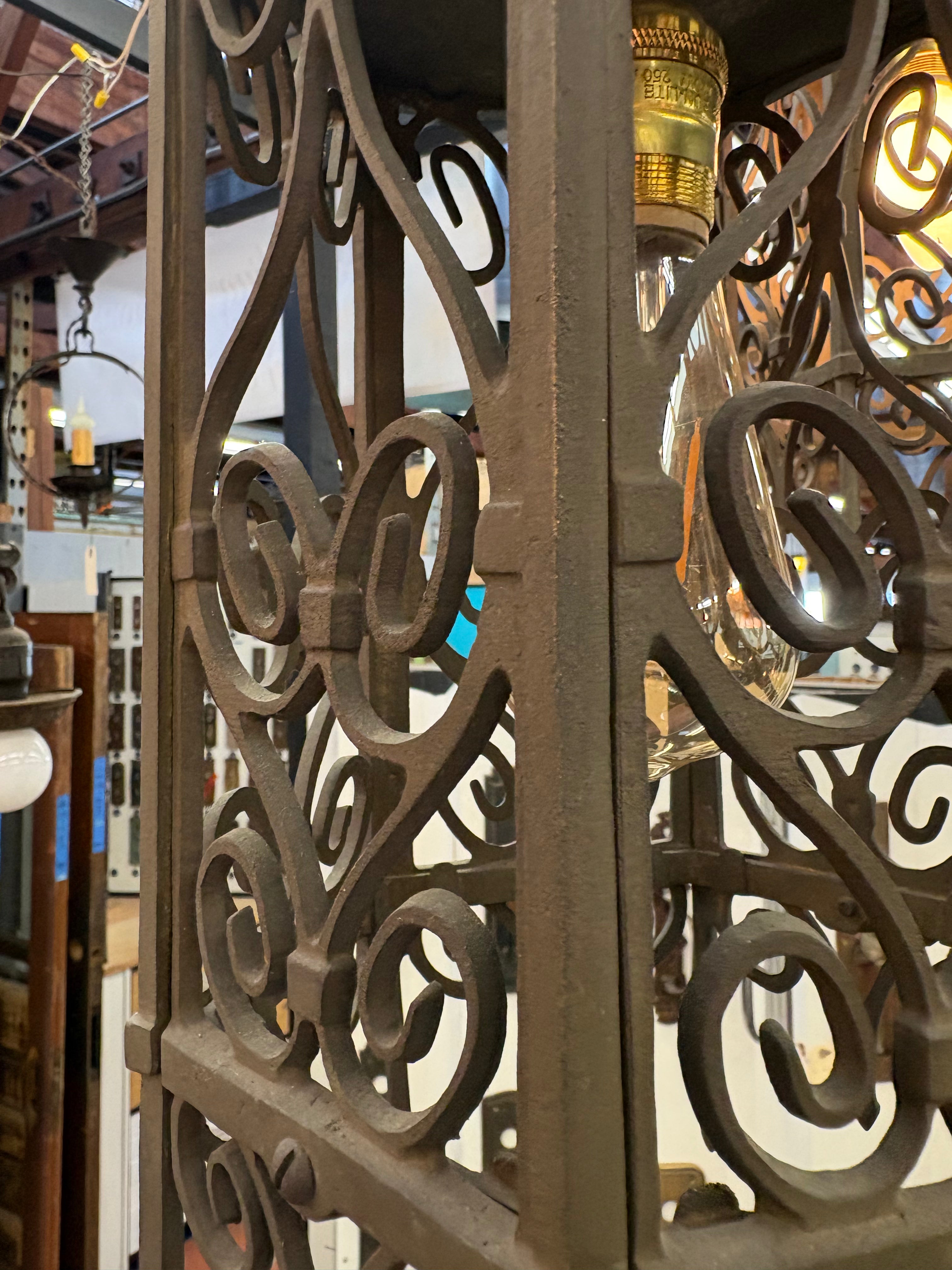 Chandelier (LT- 1094)