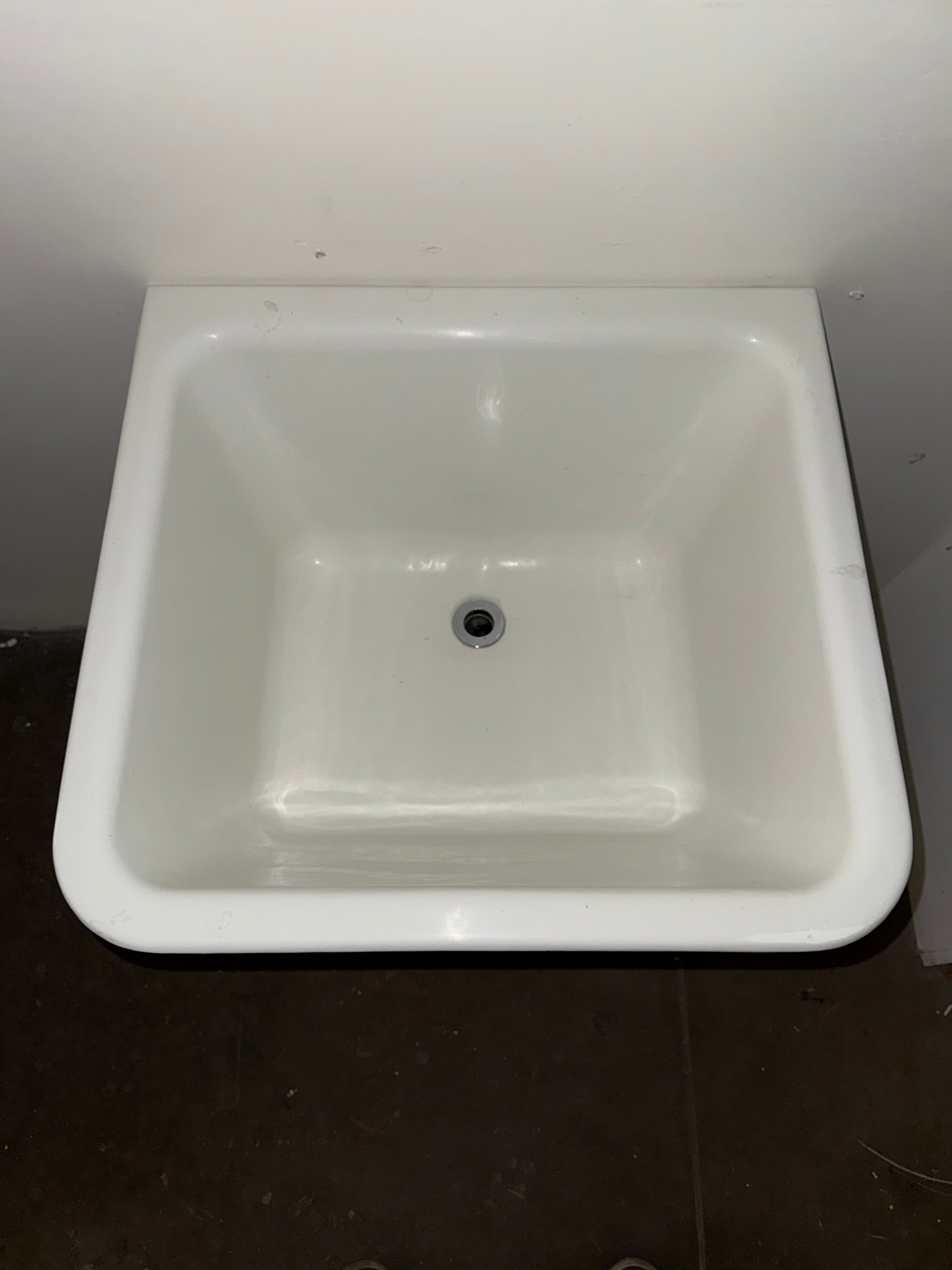 (UT-104) Refinished Laundry Sink