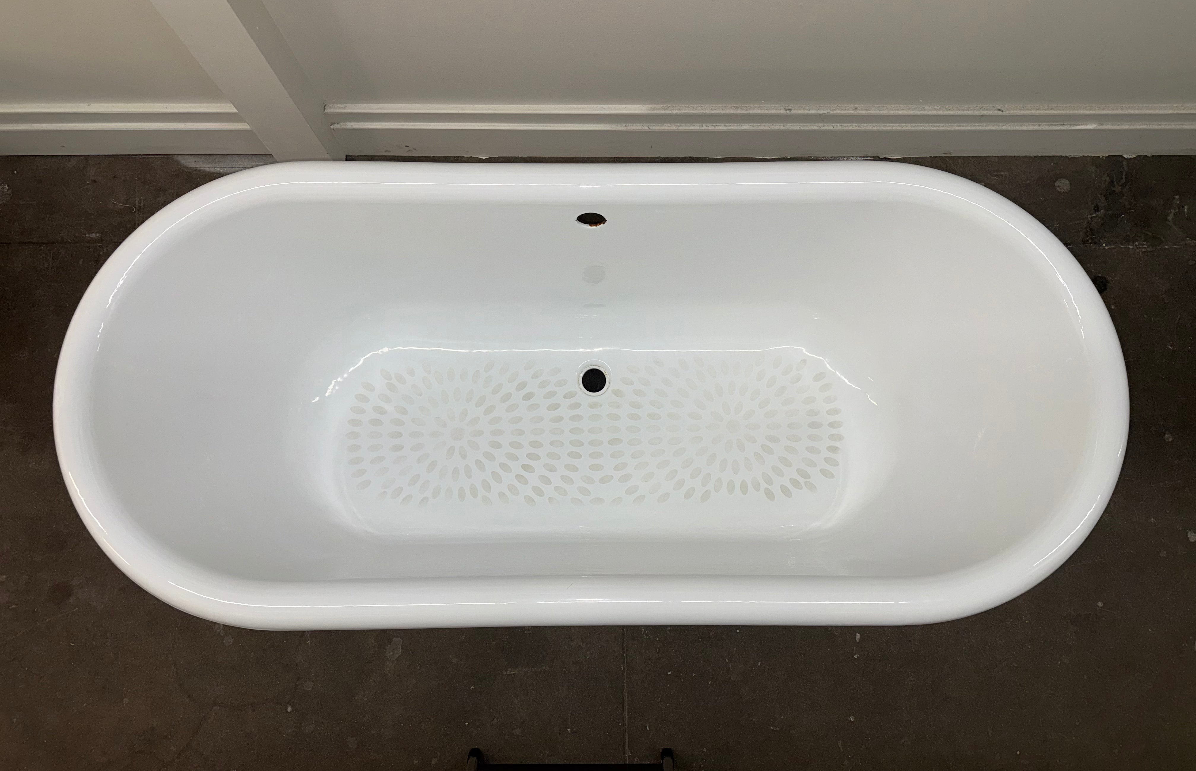 Center Drain Clawfoot Tub (TB-208)
