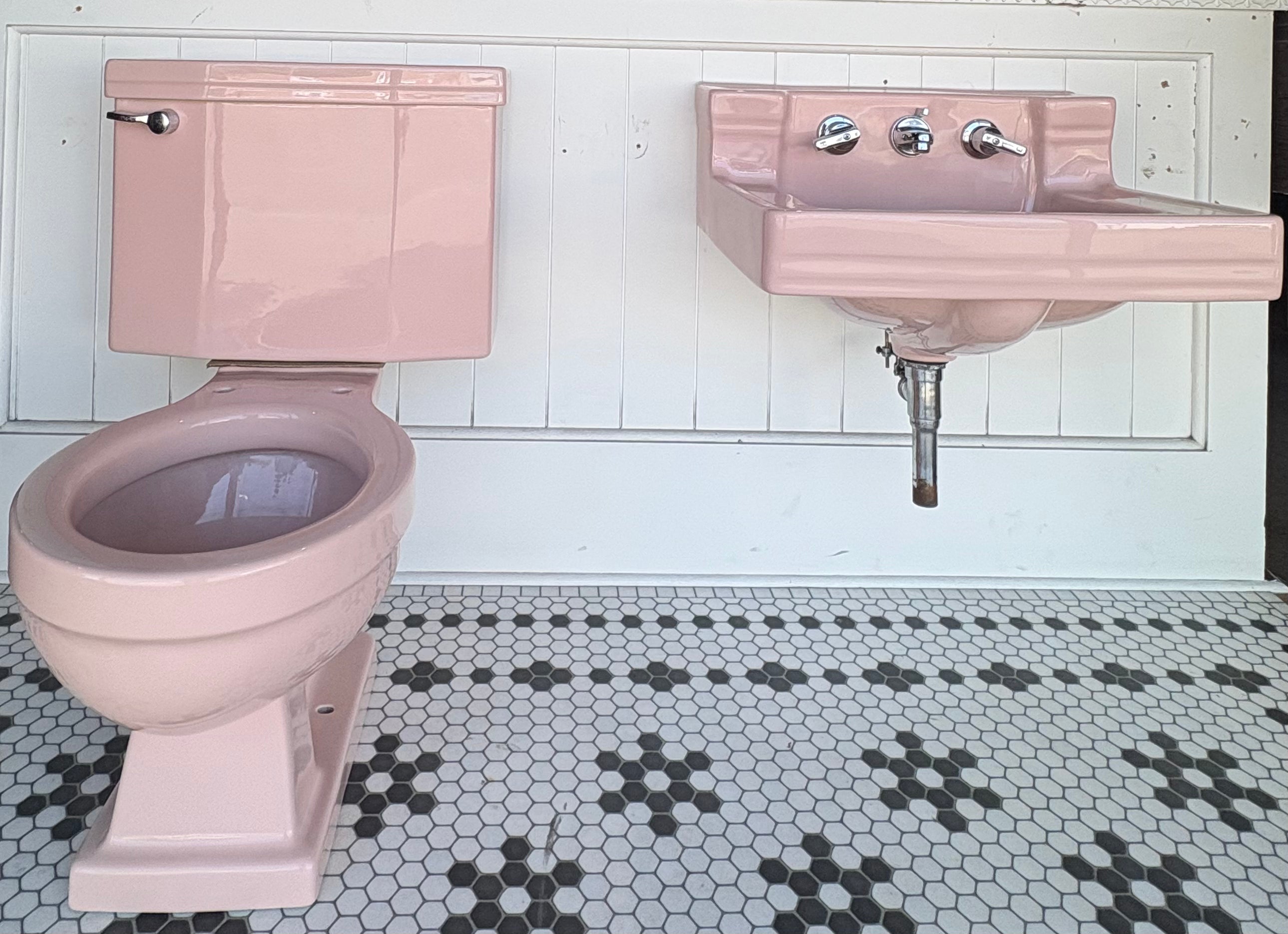 (TS-125) Pink Toilet and Sink set