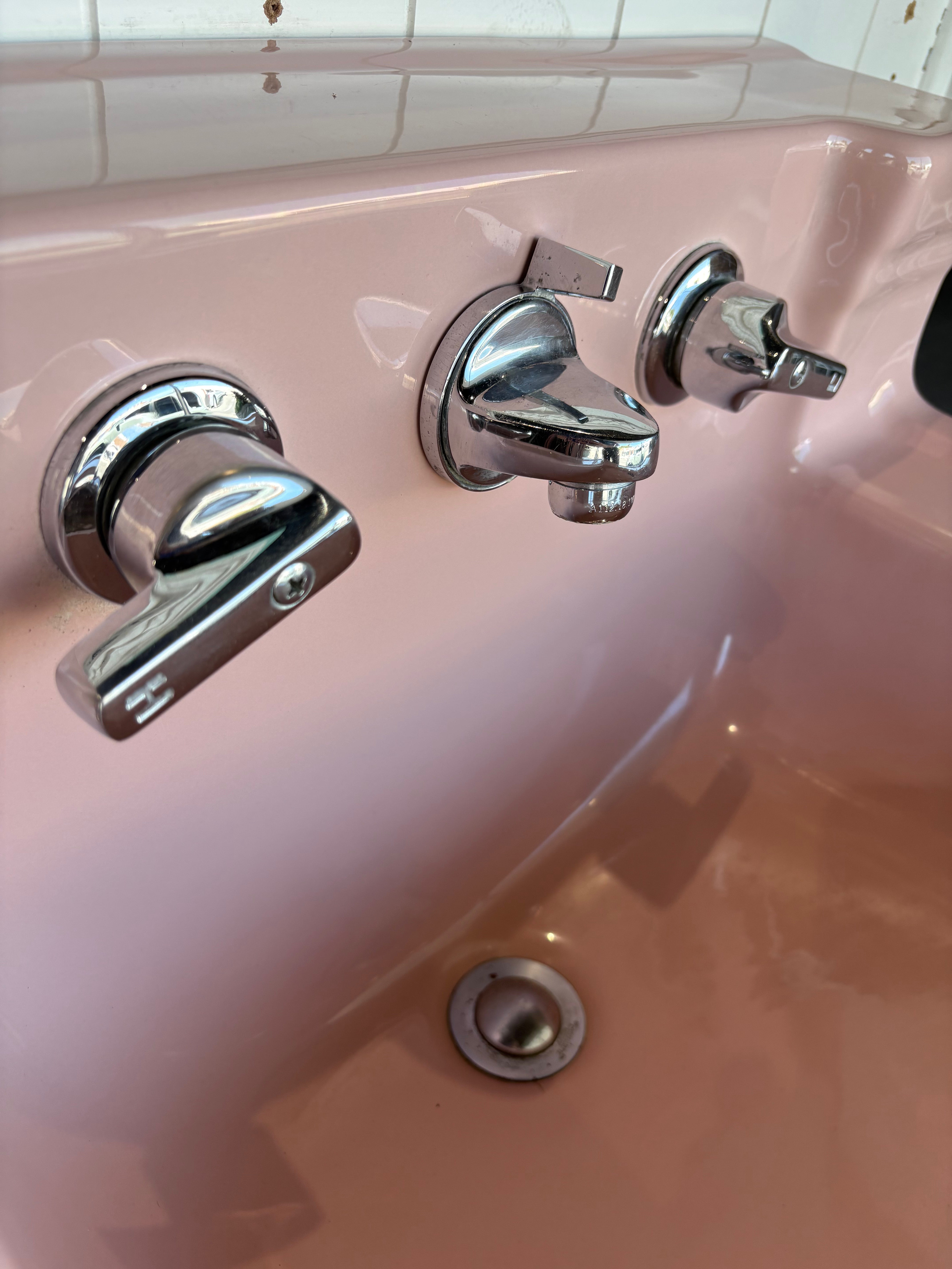 (TS-125) Pink Toilet and Sink set