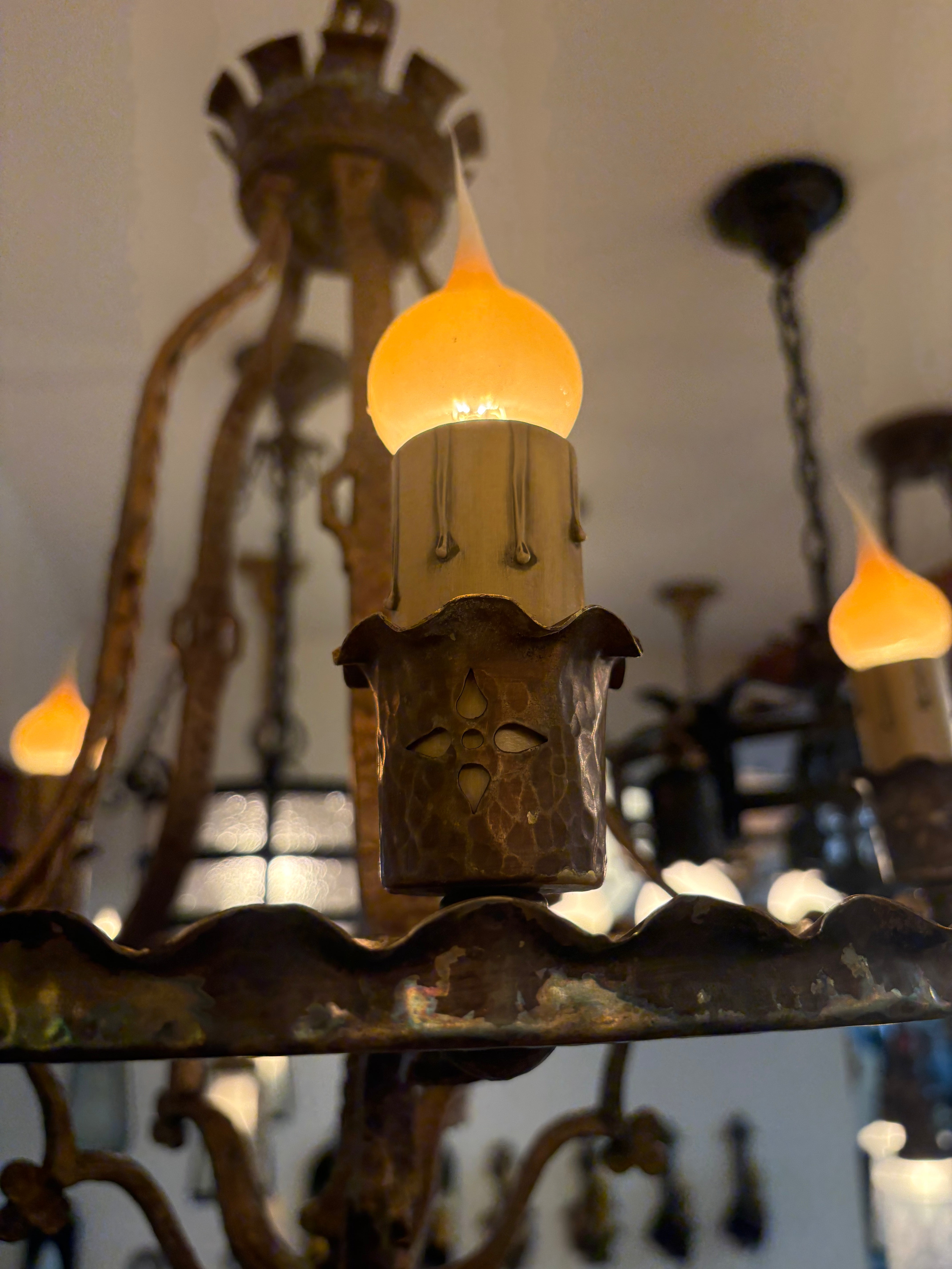 Chandelier (LT- 1120)