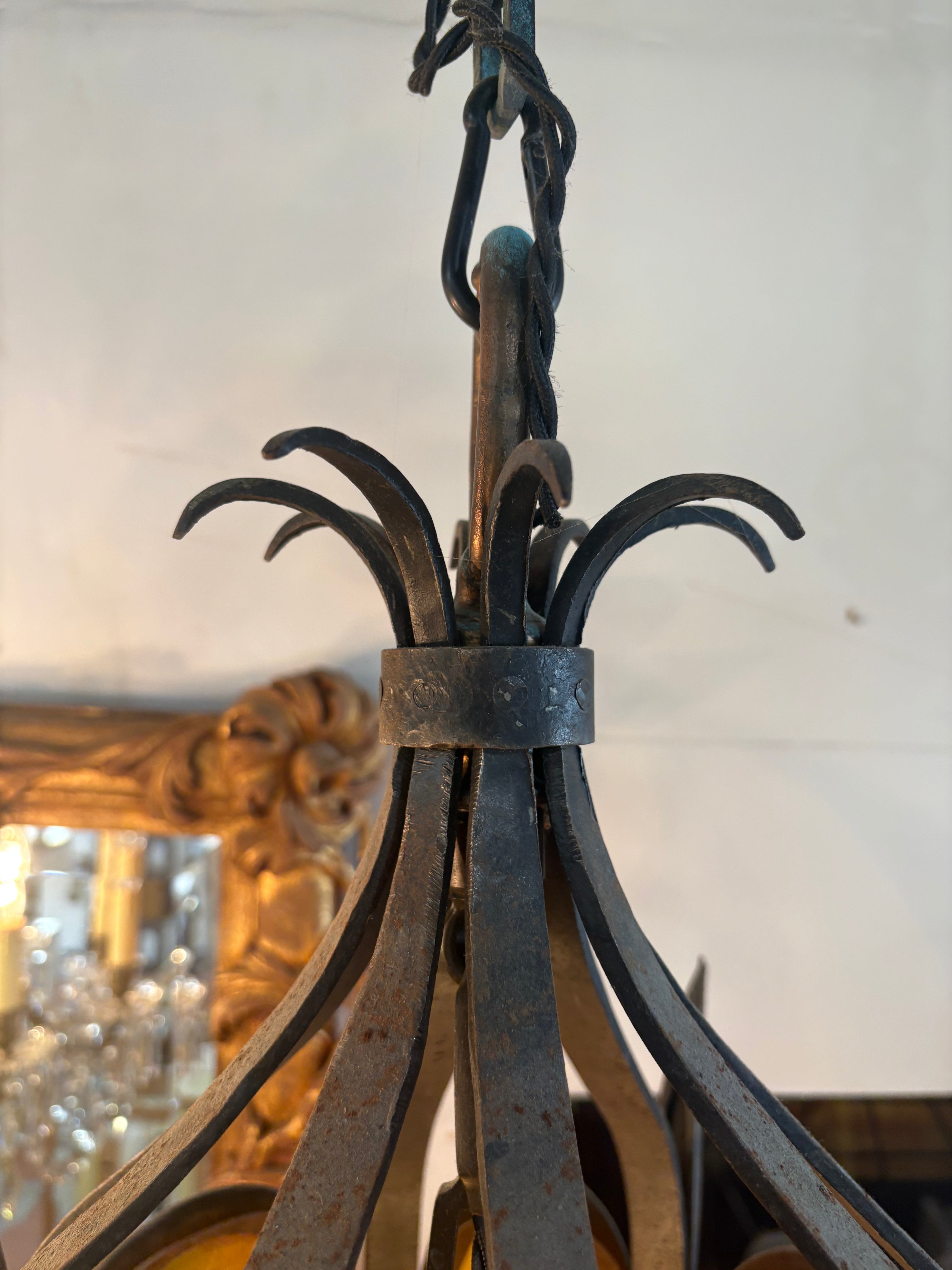 Chandelier (LT- 1122)