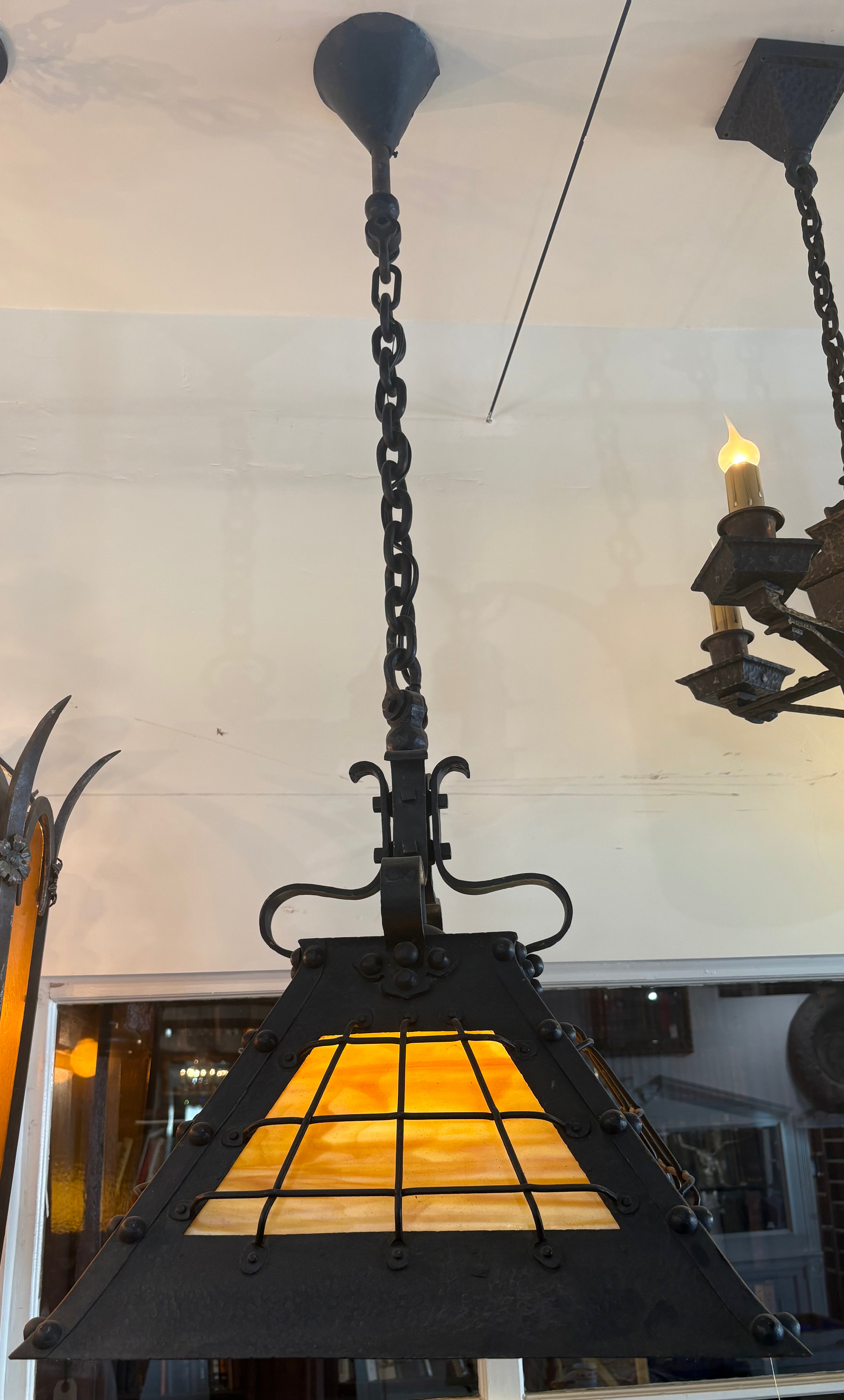 Chandelier (LT- 1124)