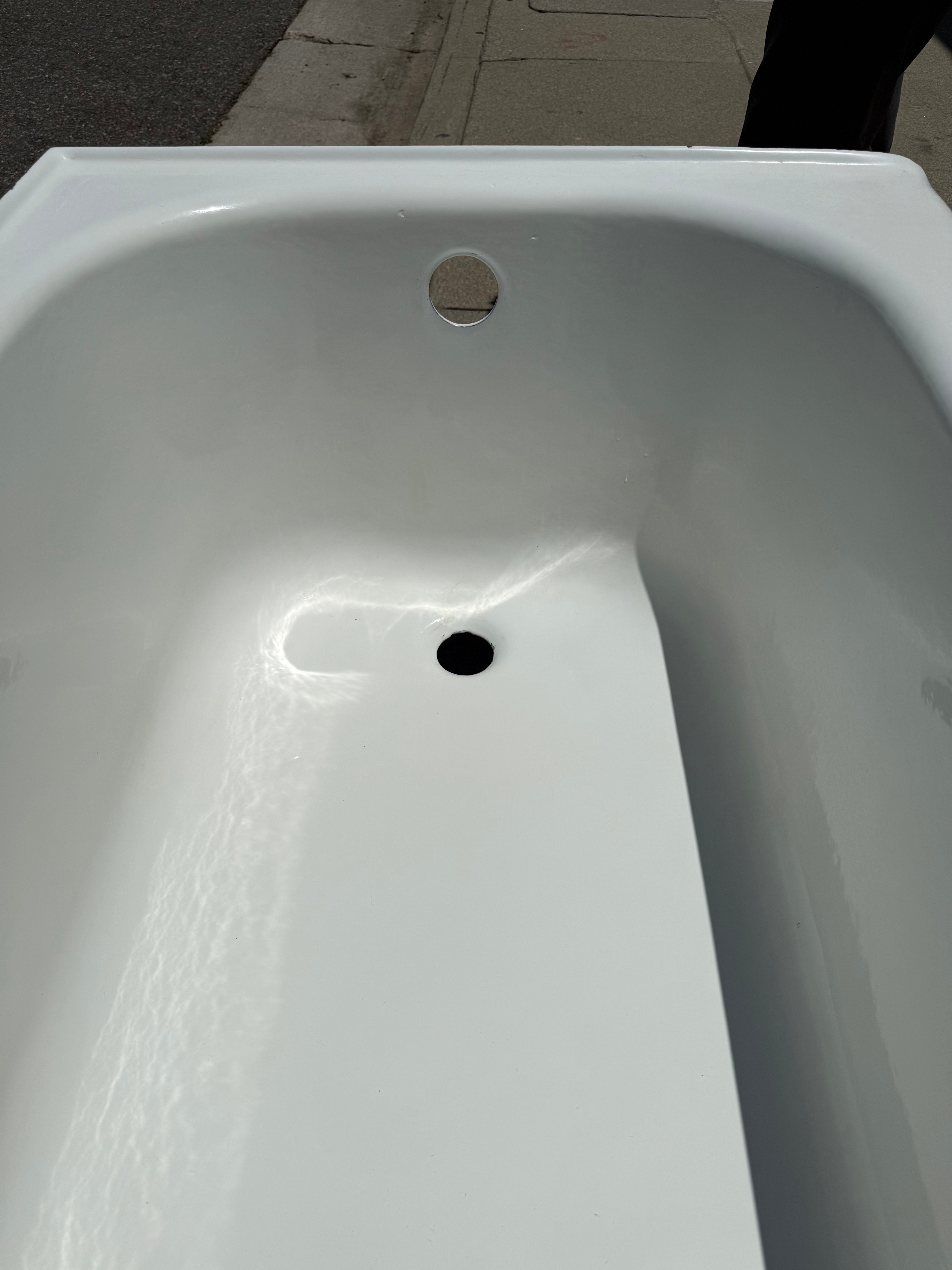 White Kohler Cosmopolitan Alcove Tub (TB-209)