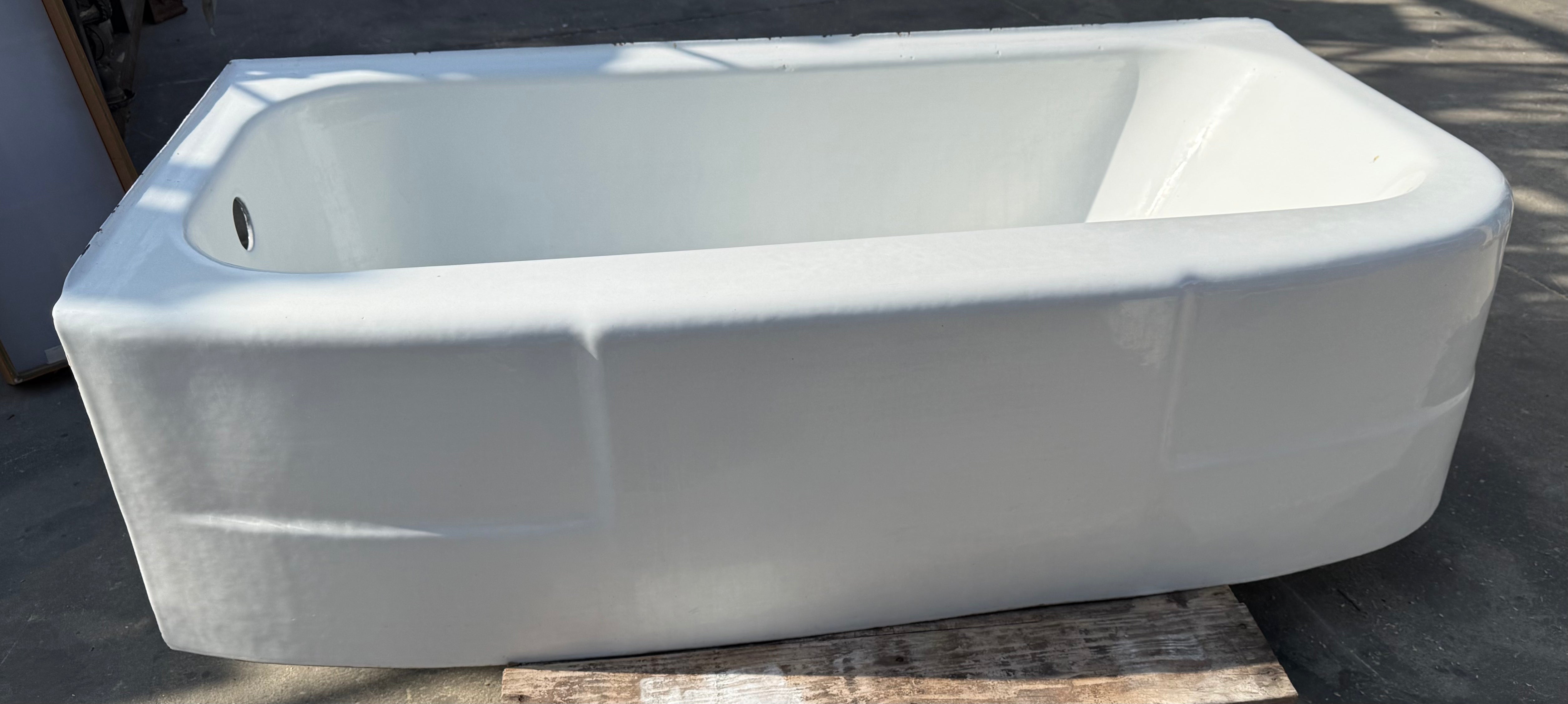 60" Right Corner White (TB-214)