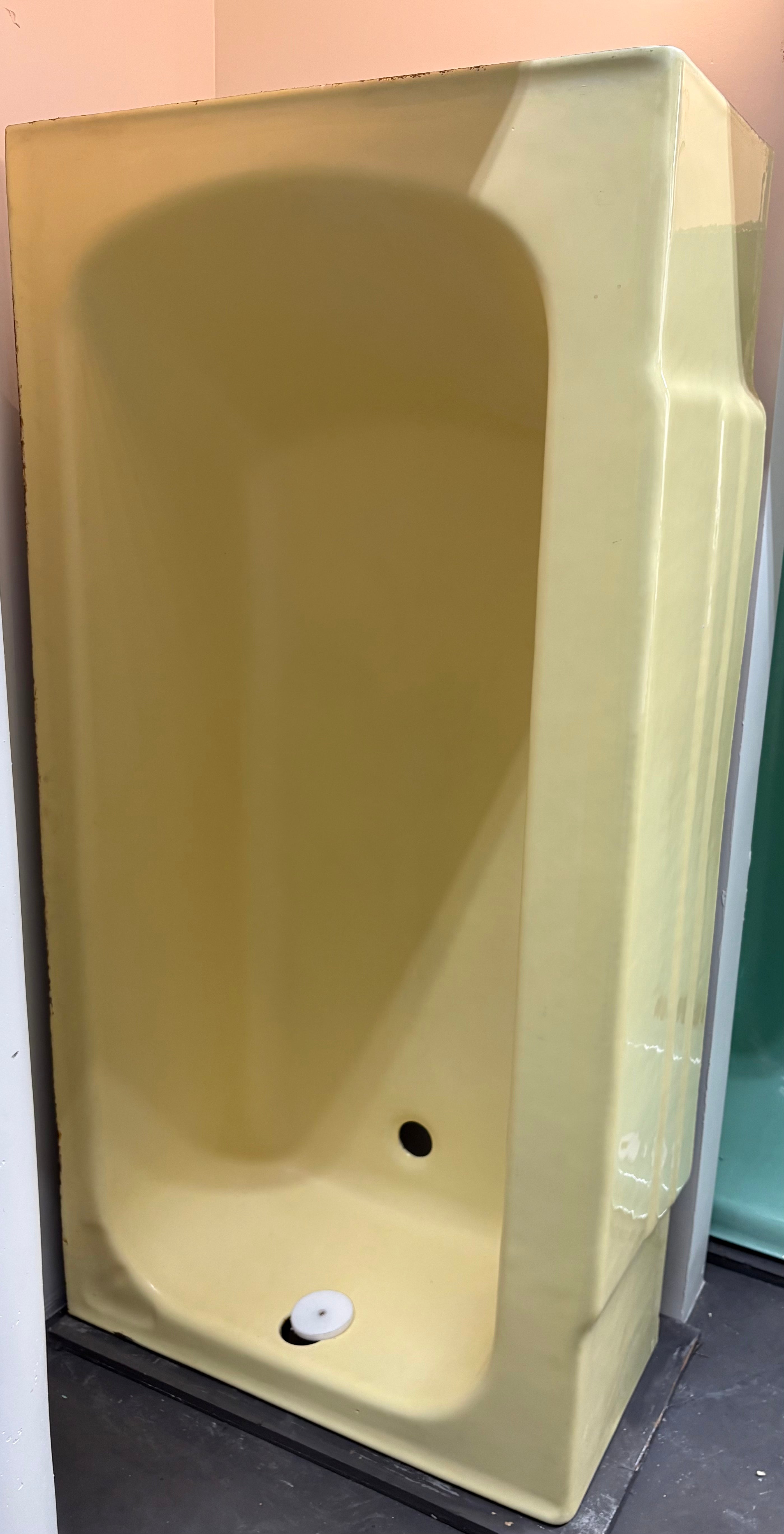 Yellow Alcove Tub (TB-207)